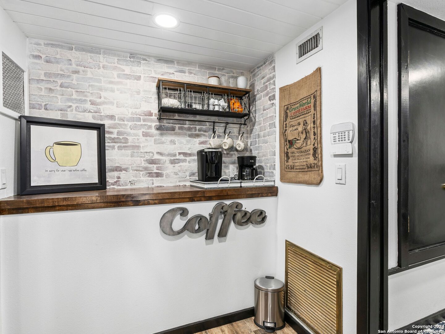 2988 COLLEEN DR