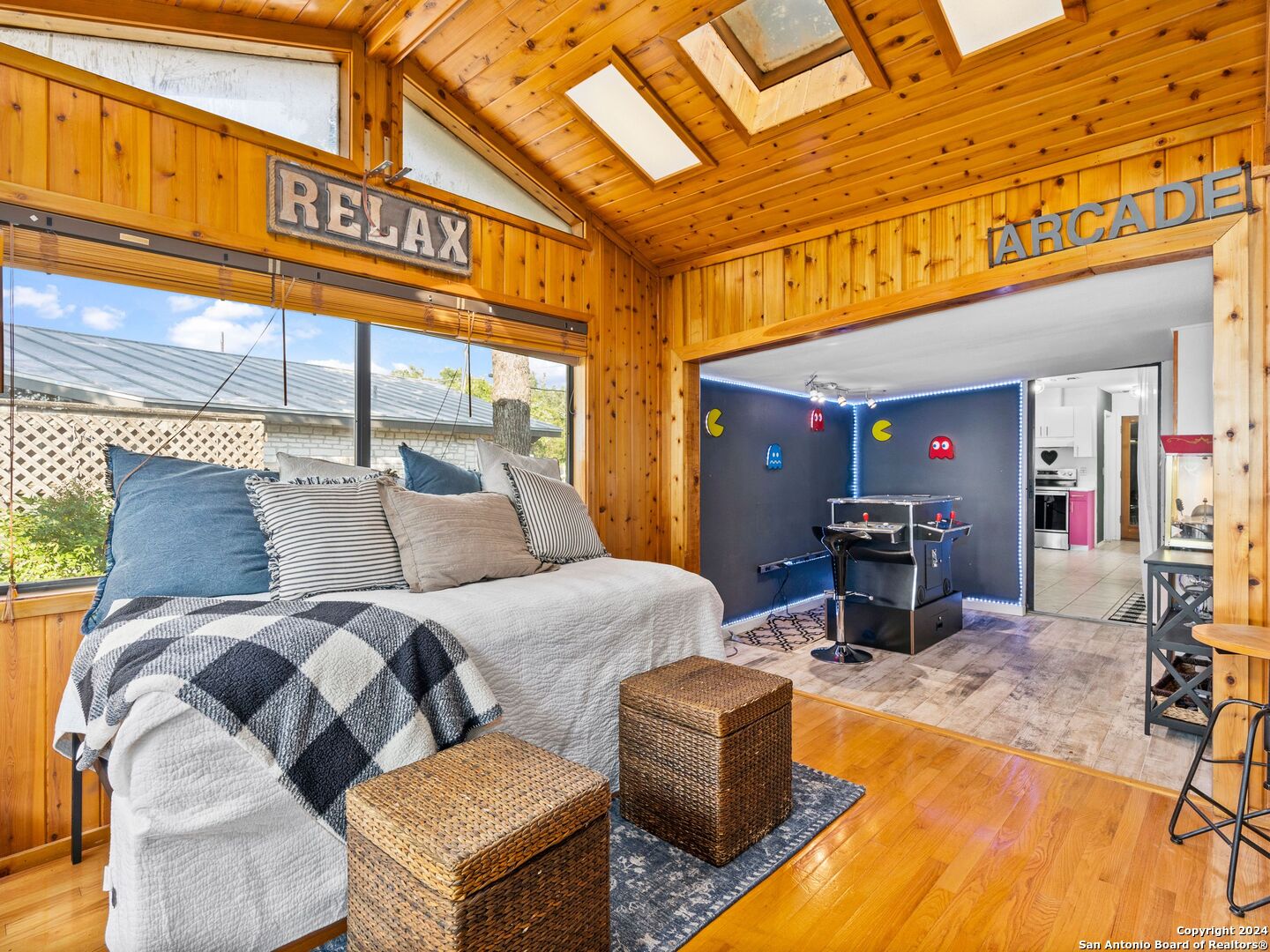 2988 COLLEEN DR