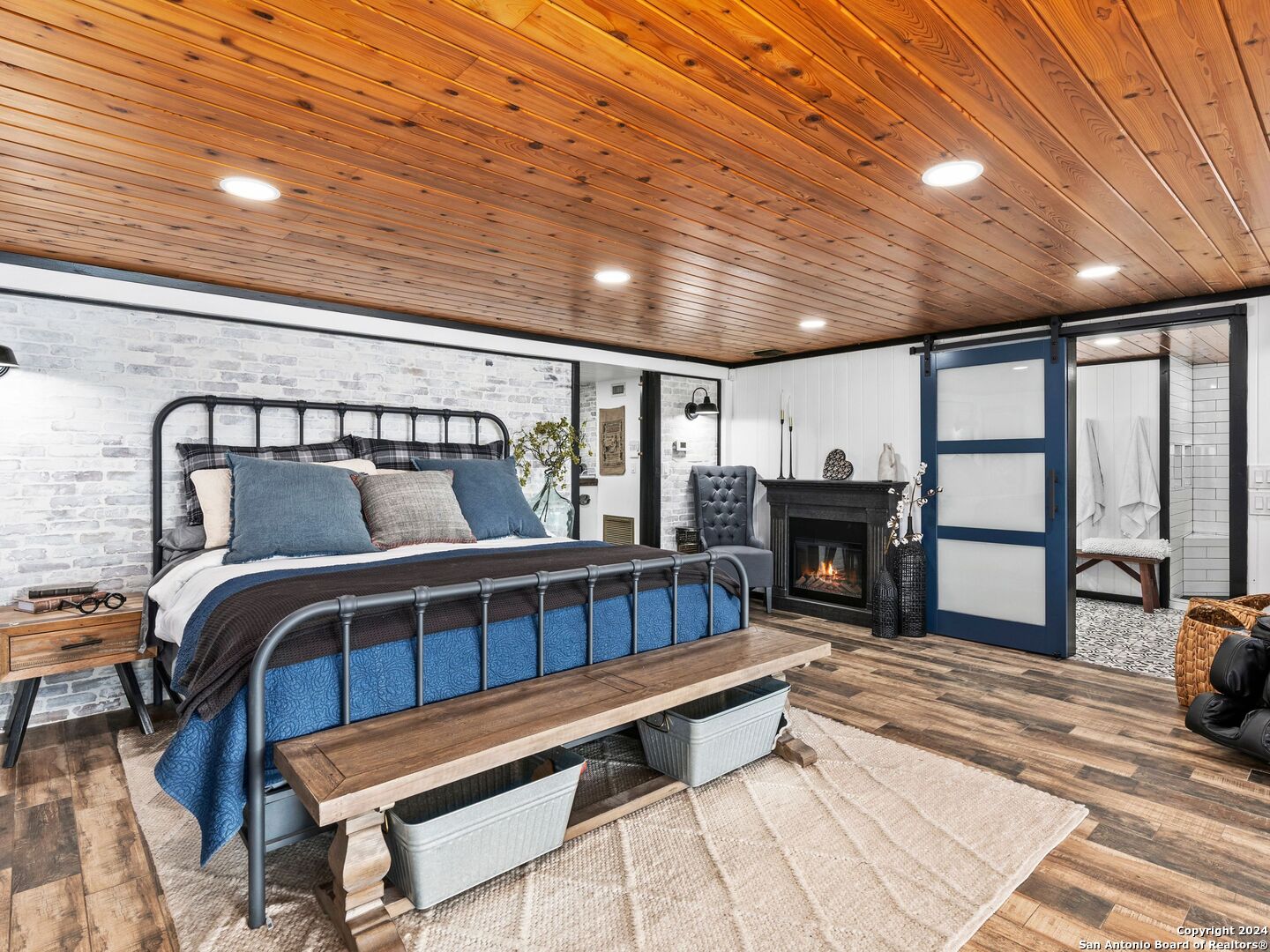 2988 COLLEEN DR