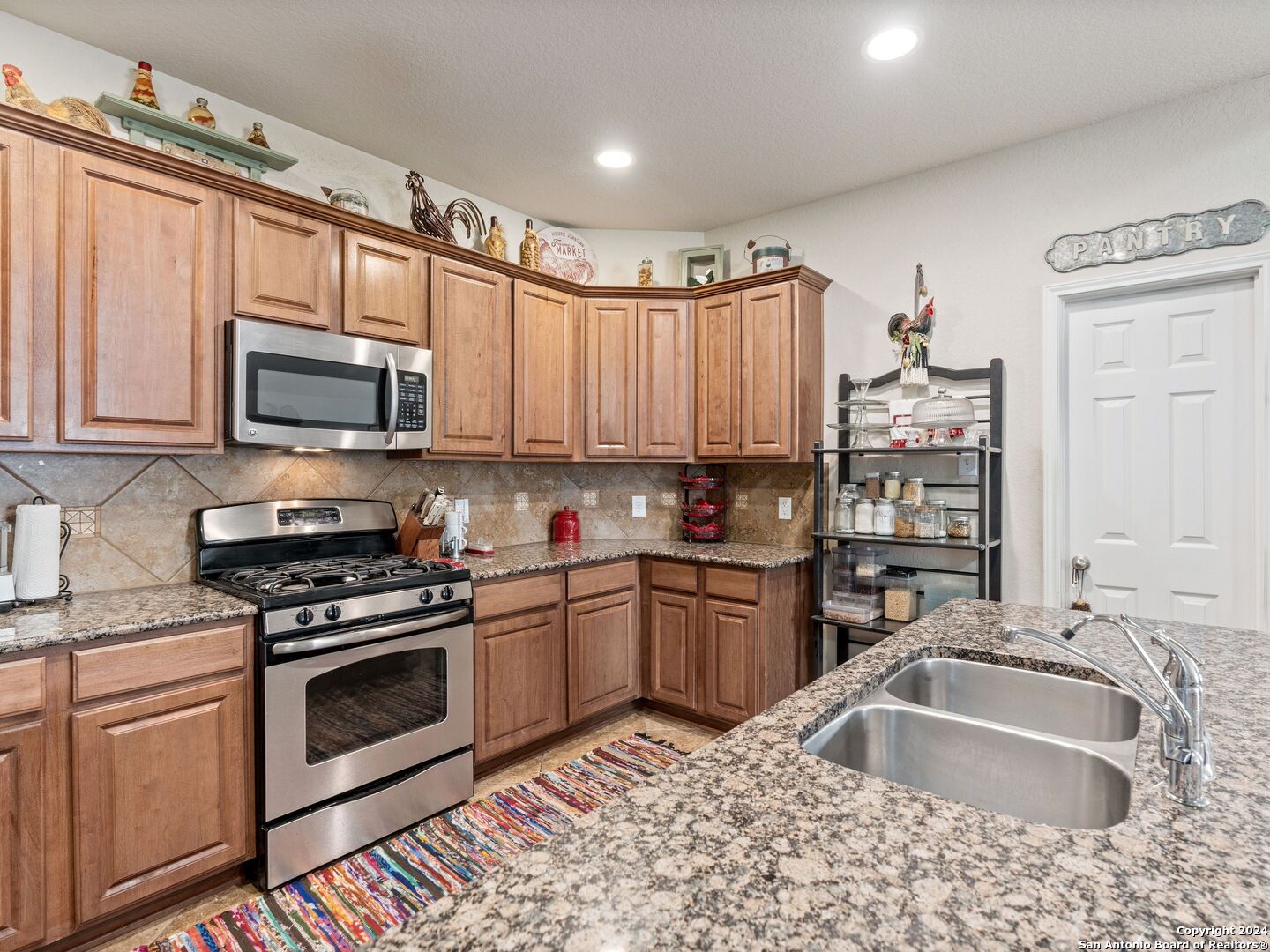 2453 IBIS AVE