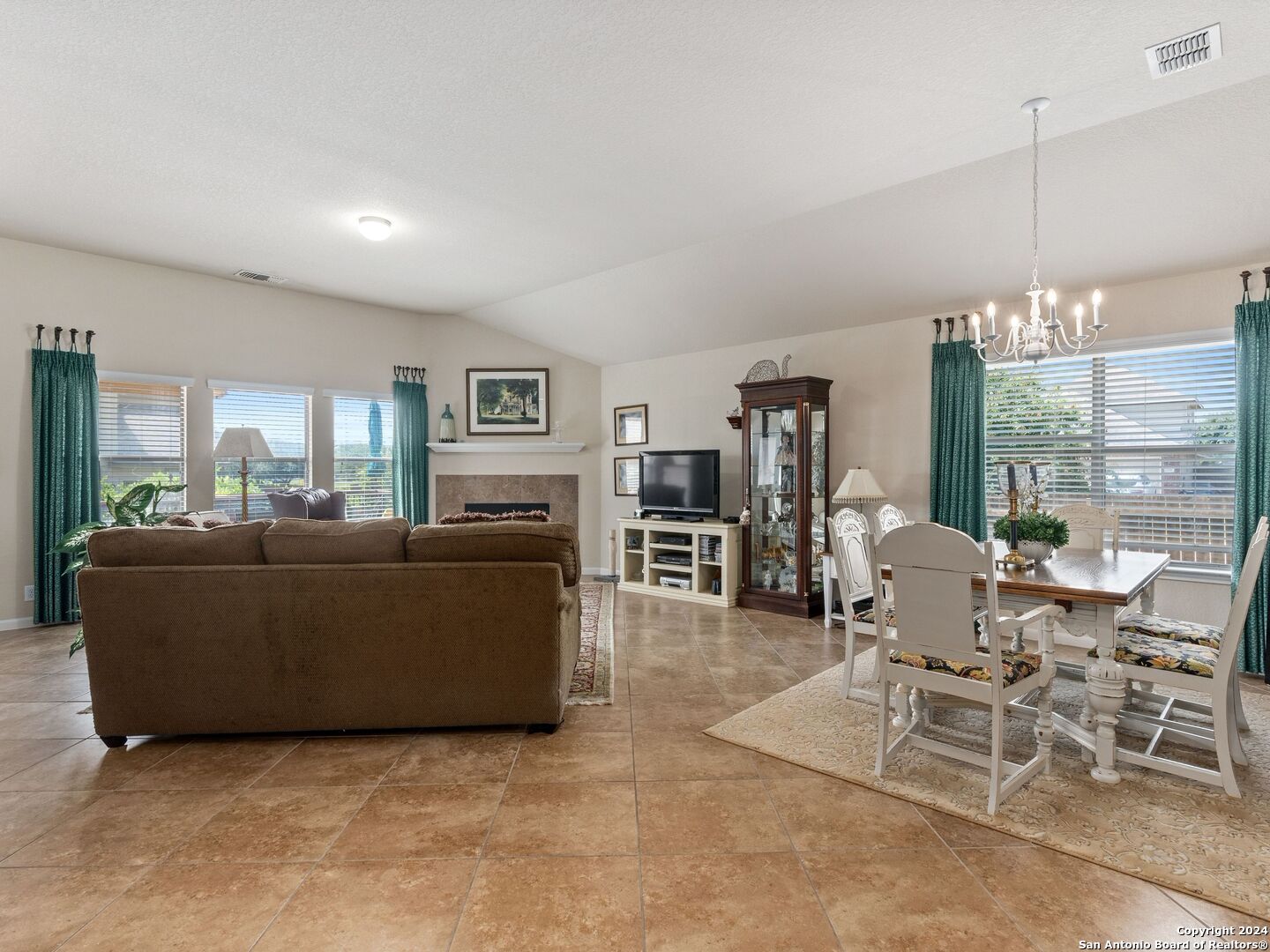 2453 IBIS AVE