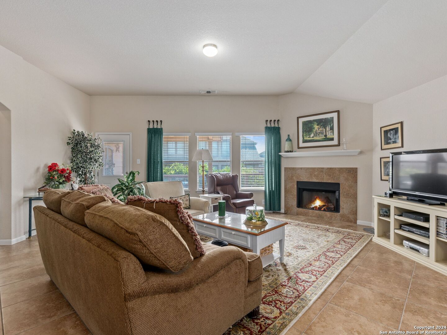 2453 IBIS AVE
