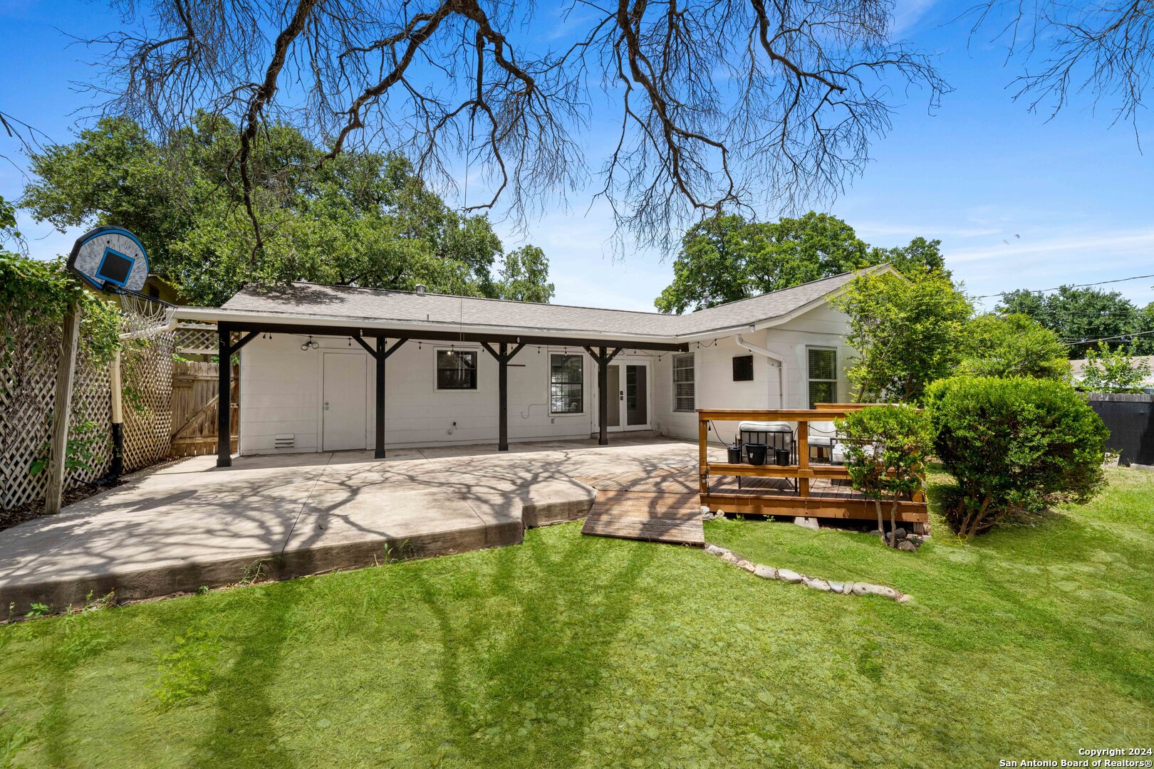 526 STOCKTON DR