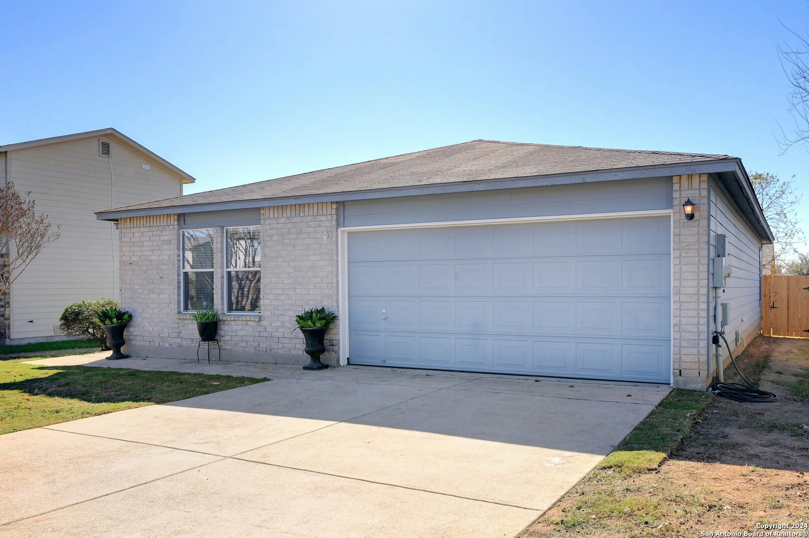 647 Northern Lights DR
