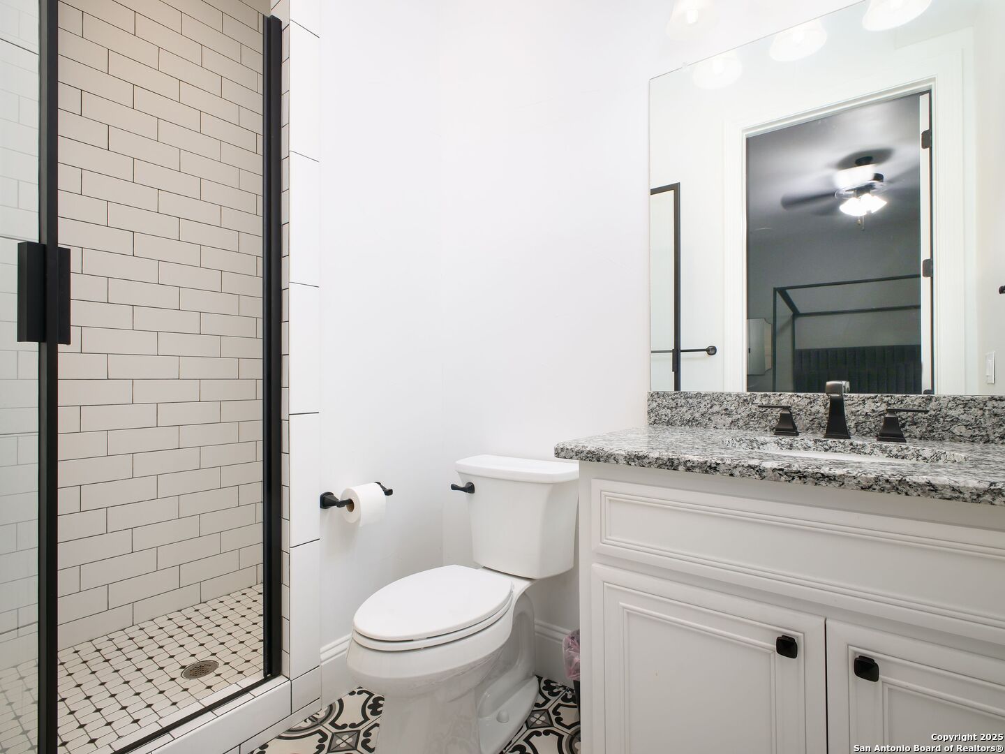 1077 W Mill