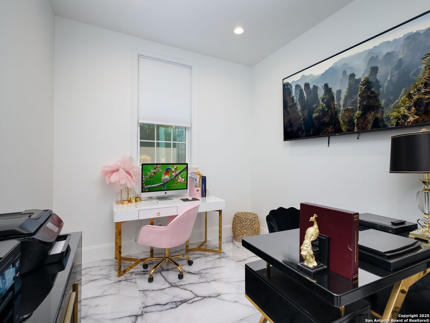 1077 W Mill