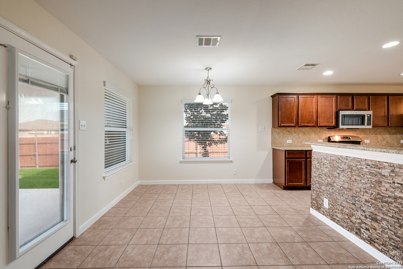 243 Creekview