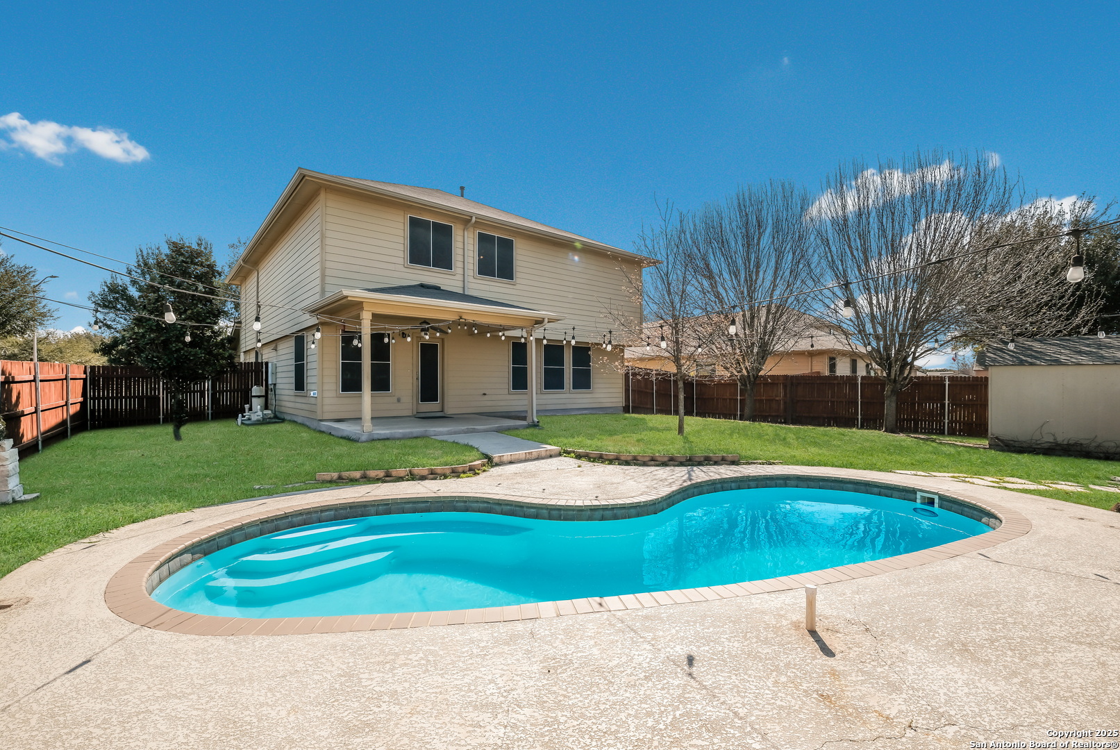 243 Creekview