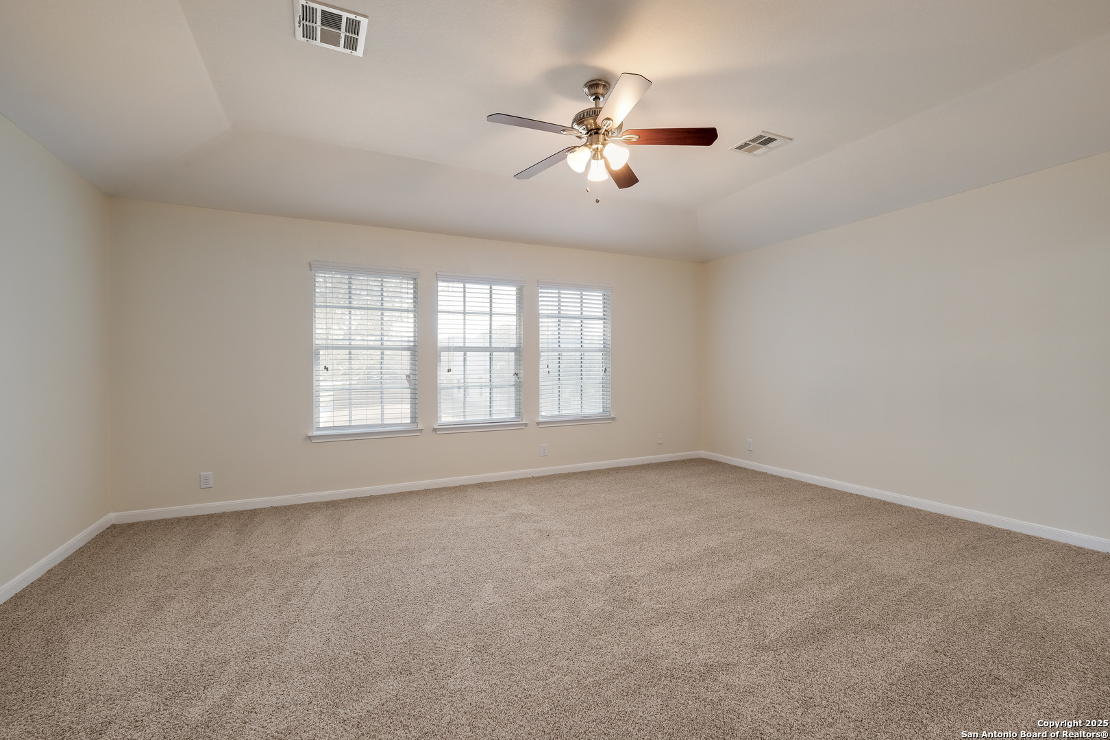 243 Creekview