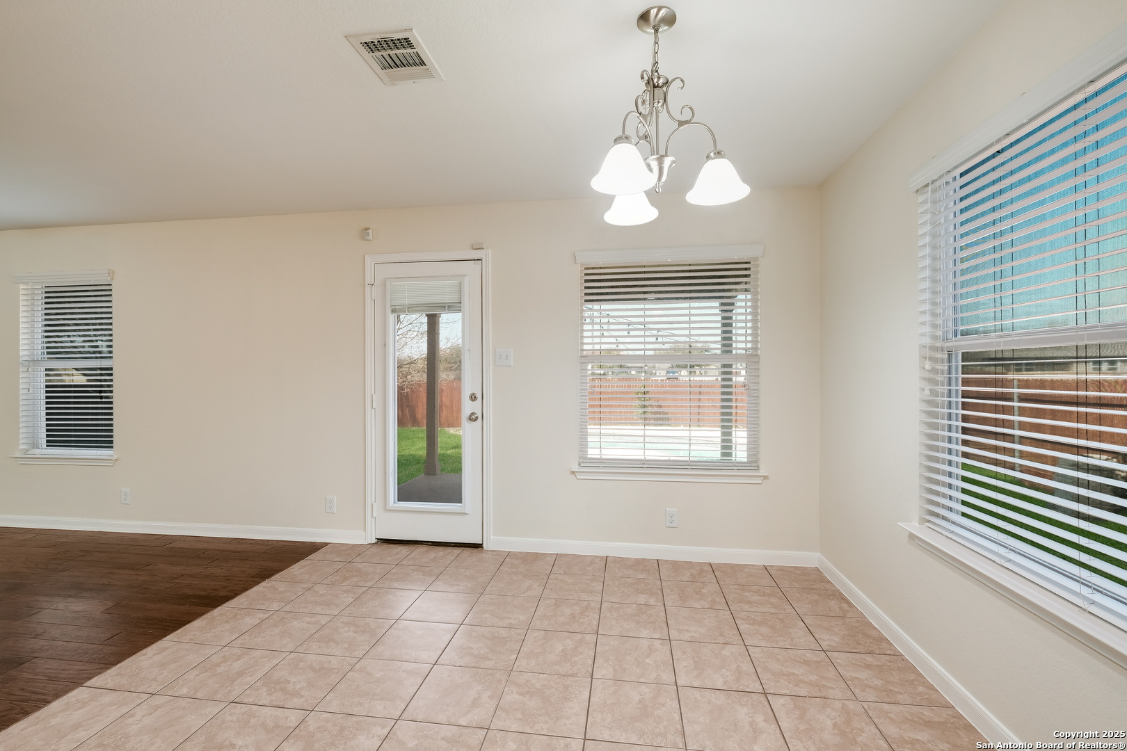 243 Creekview