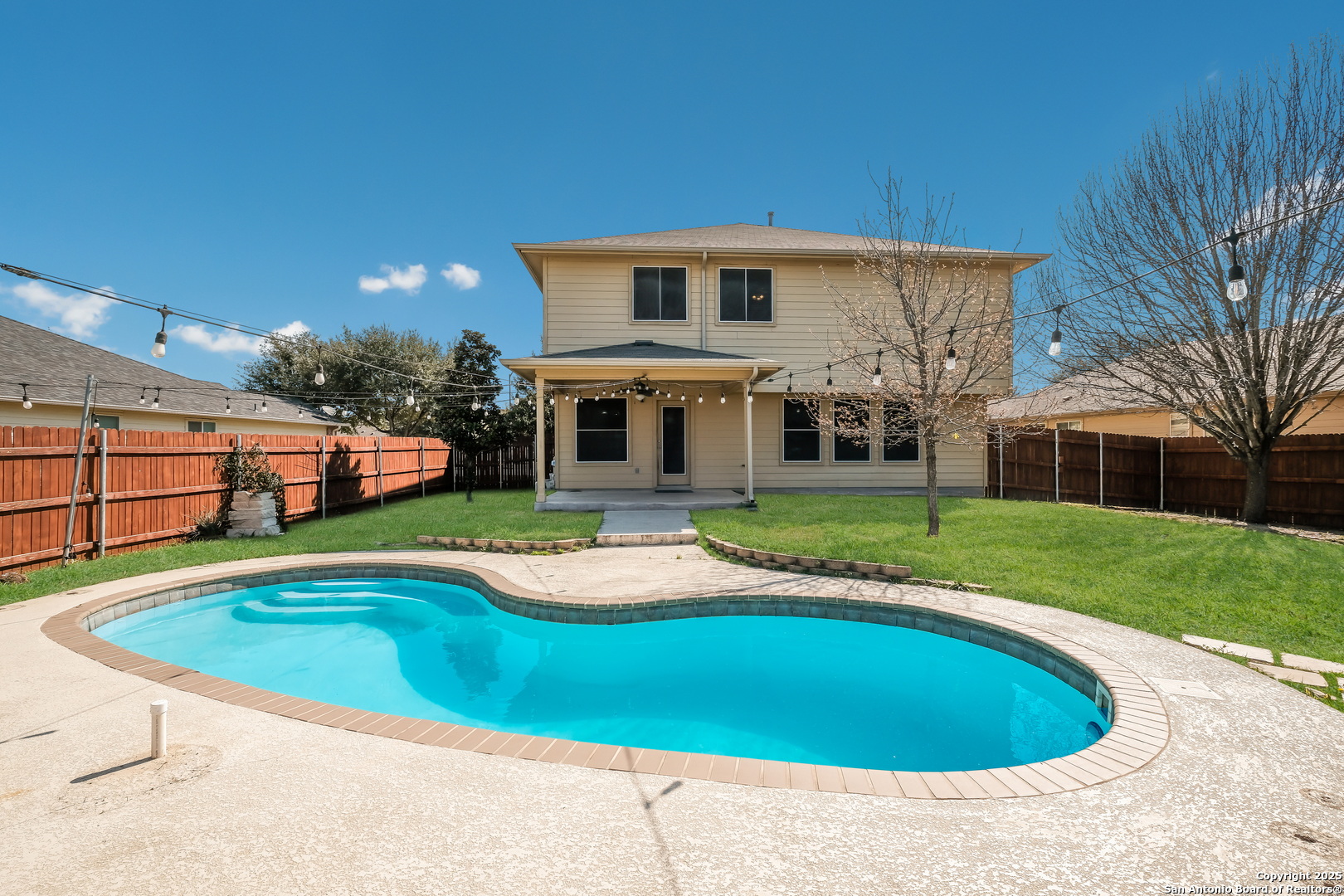 243 Creekview