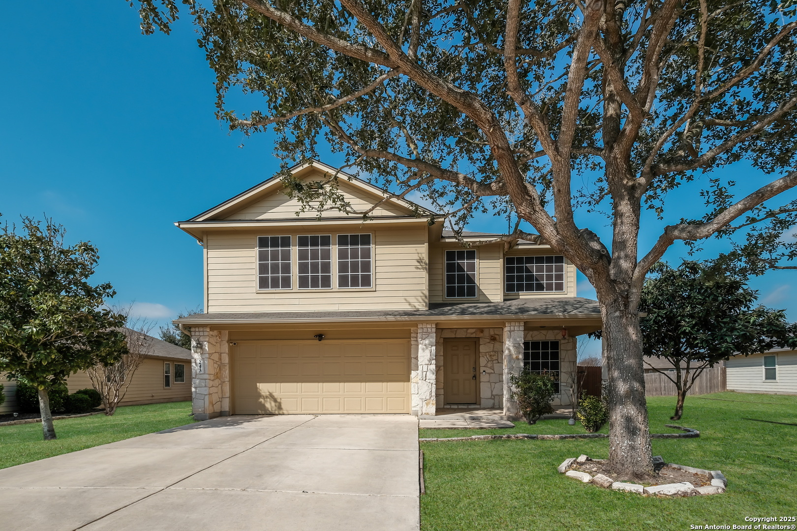 243 Creekview