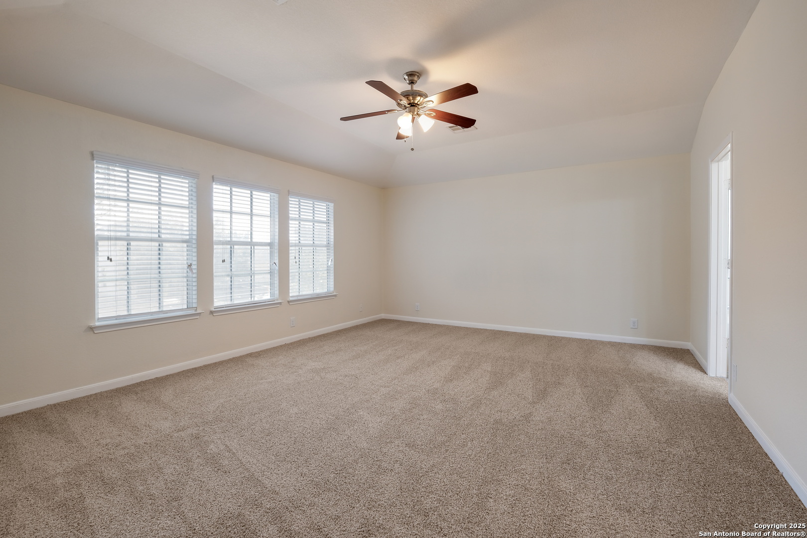 243 Creekview