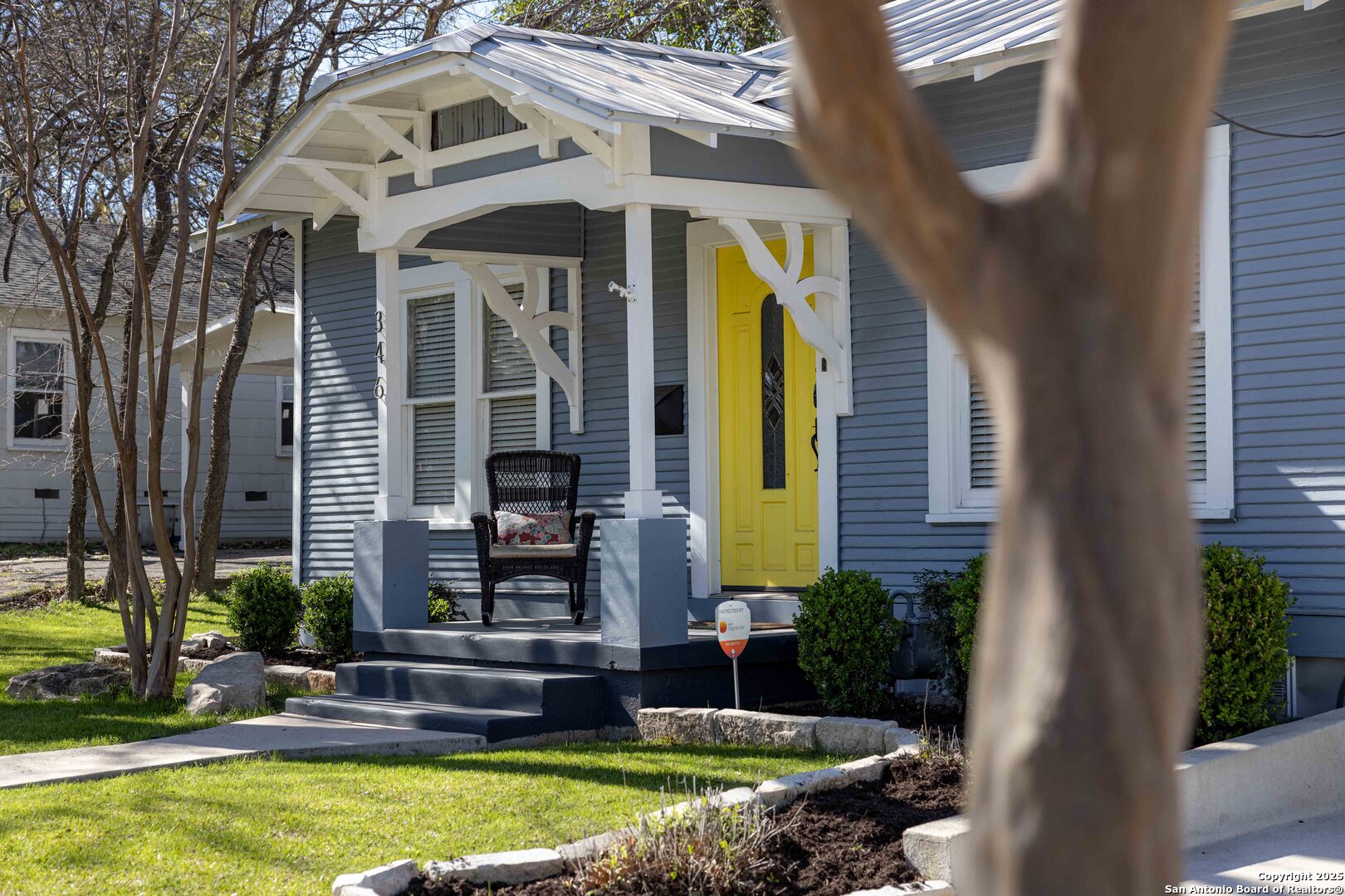 346 S Sycamore