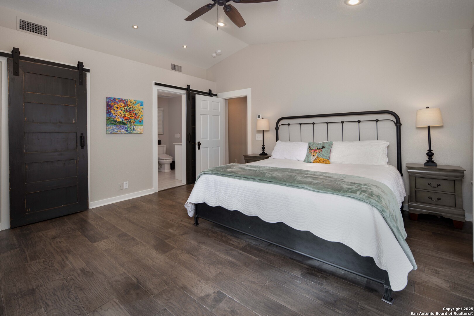 346 S Sycamore