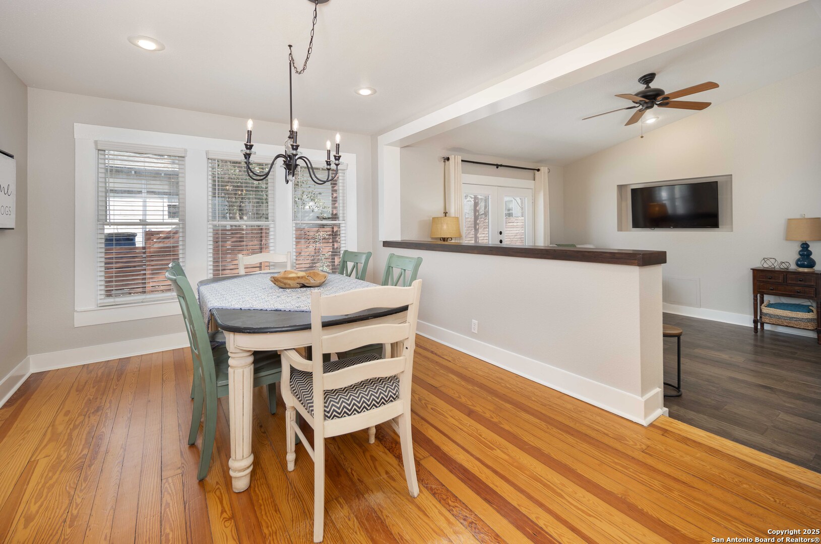 346 S Sycamore