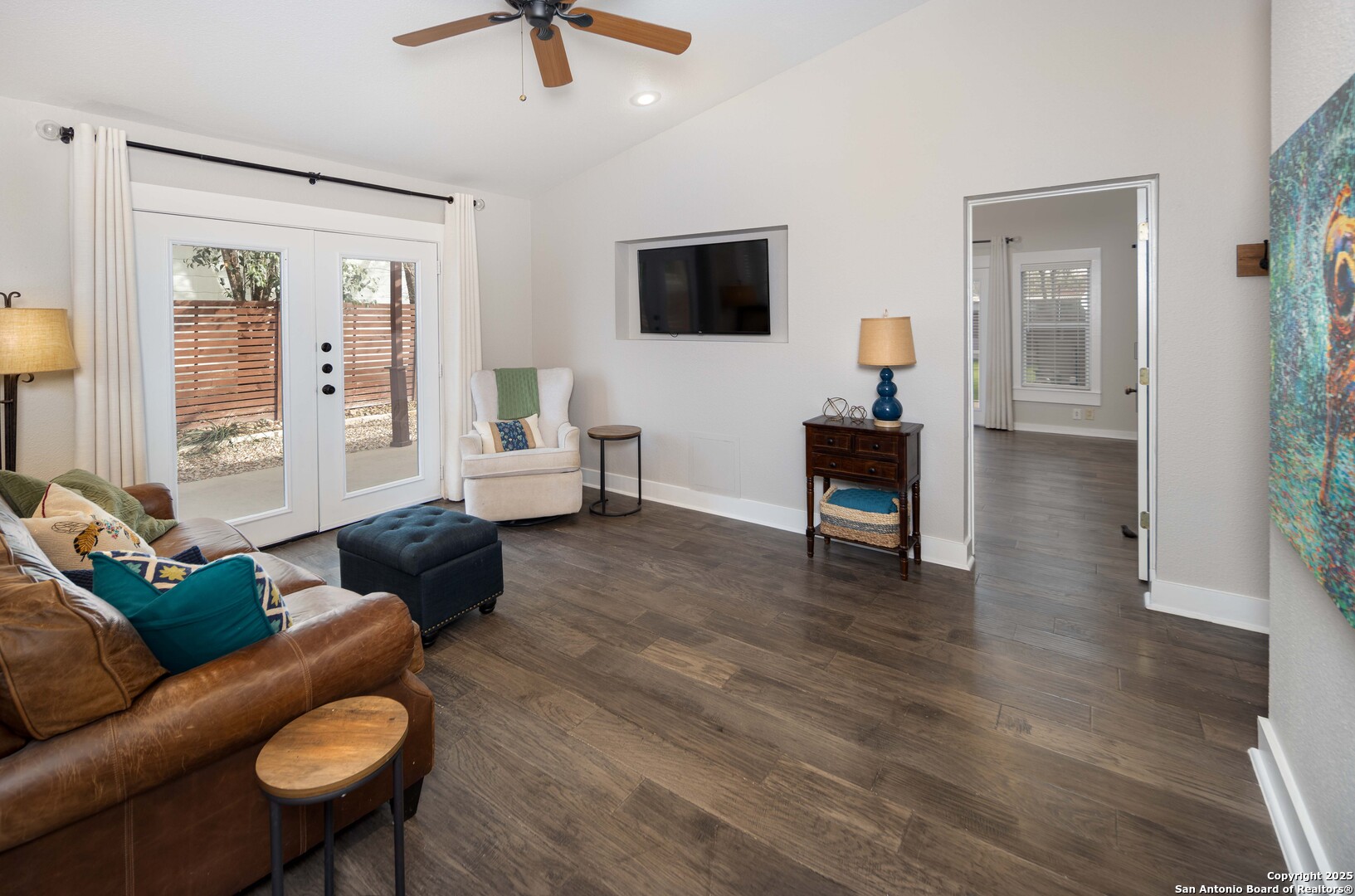 346 S Sycamore