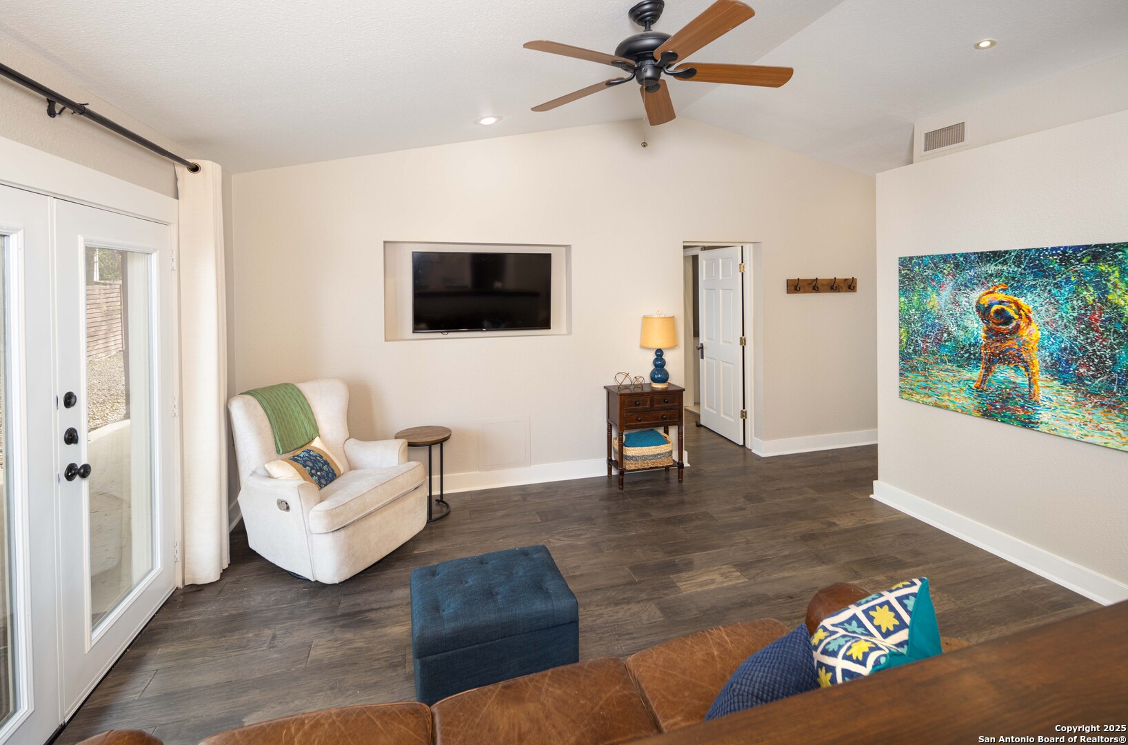 346 S Sycamore