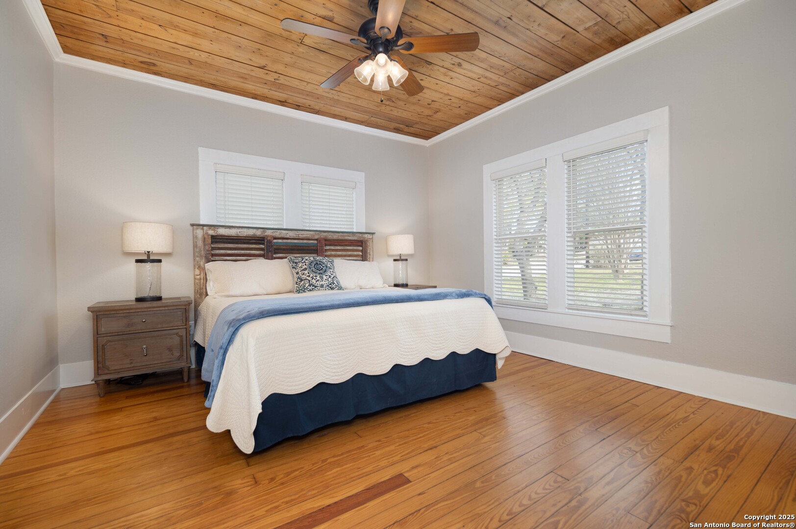 346 S Sycamore