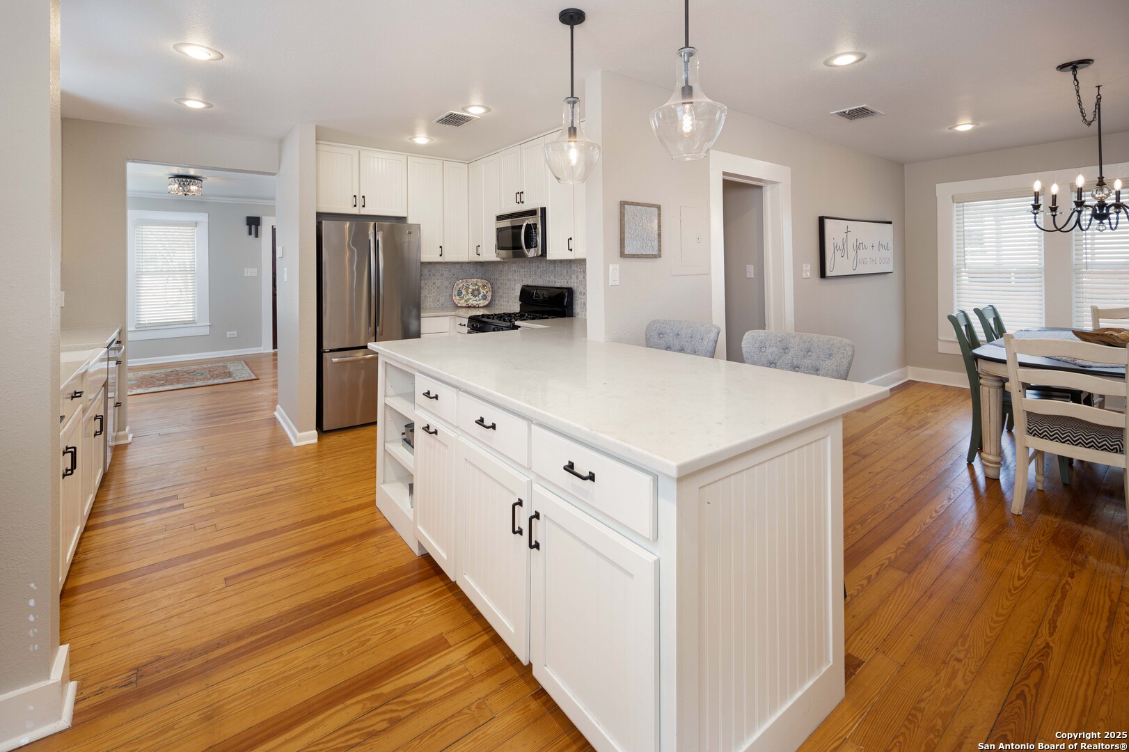 346 S Sycamore