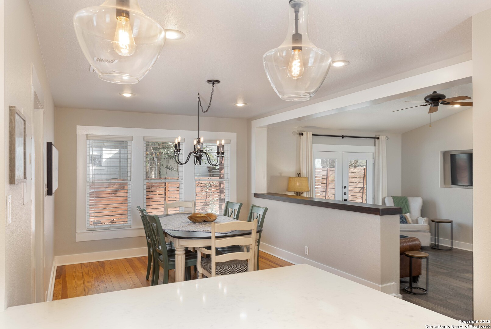 346 S Sycamore