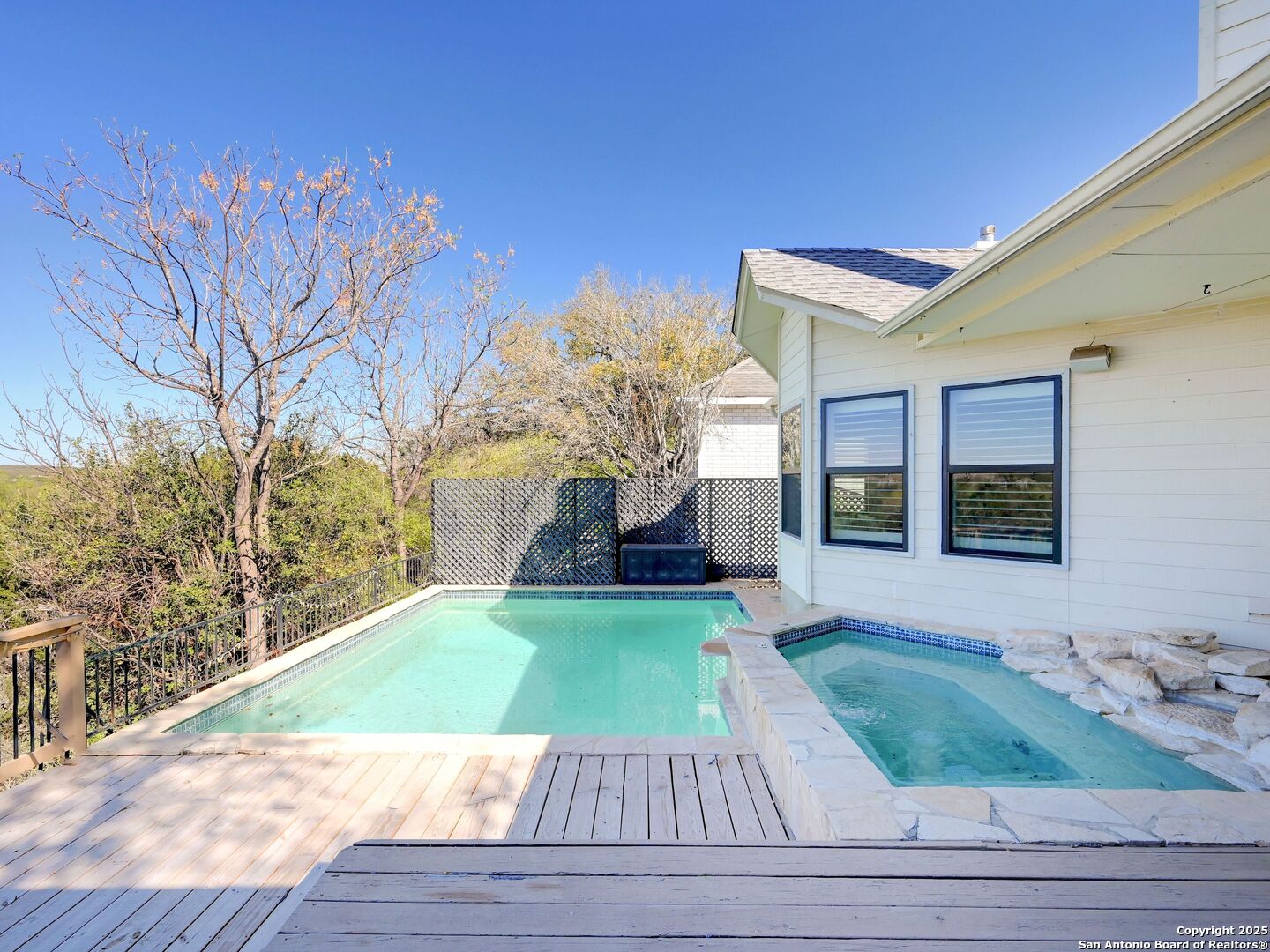 23 GREENS CLIFF