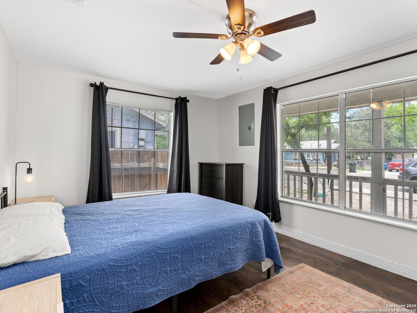 235 N HIDALGO AVE