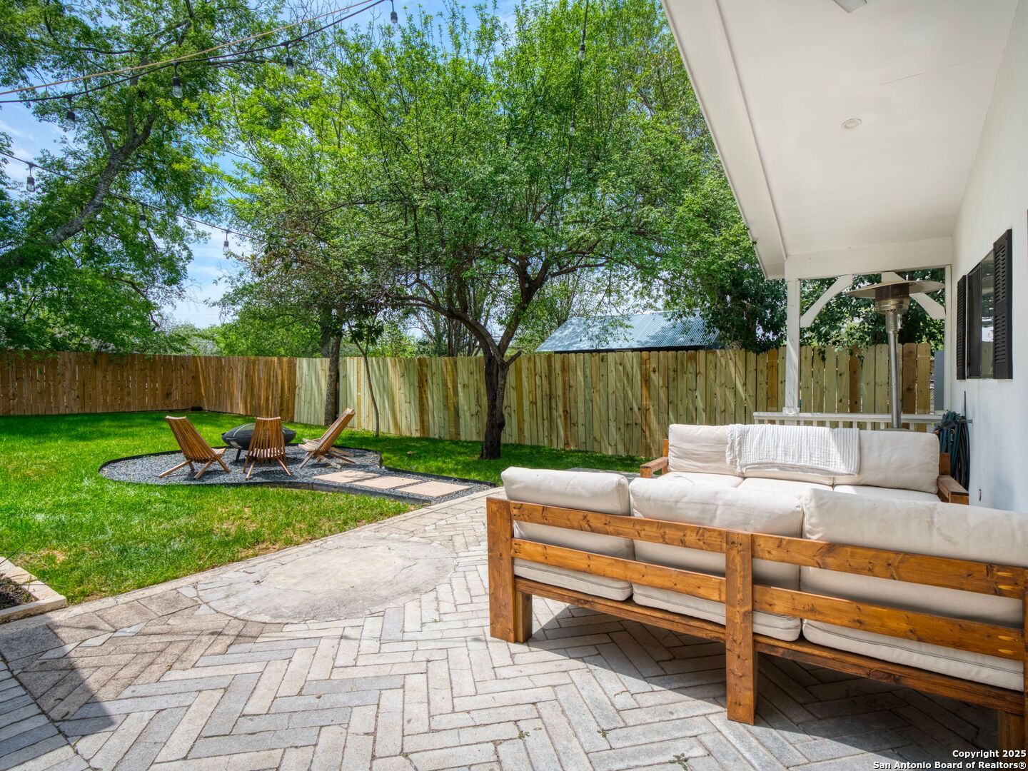 235 N HIDALGO AVE