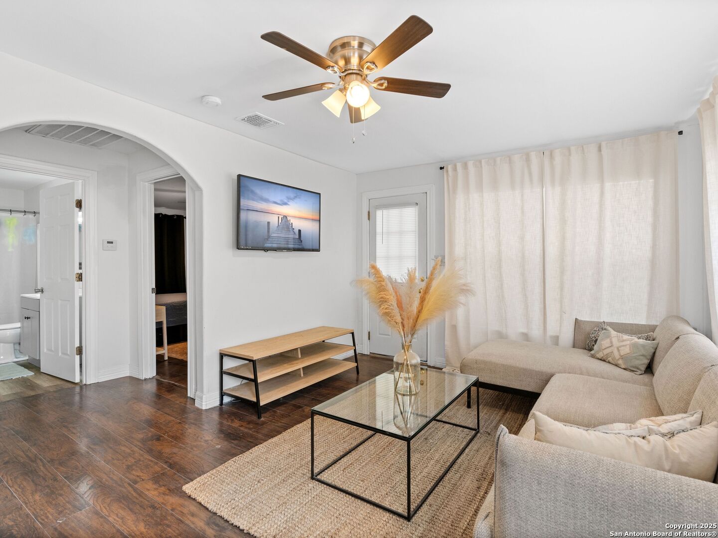 235 N HIDALGO AVE