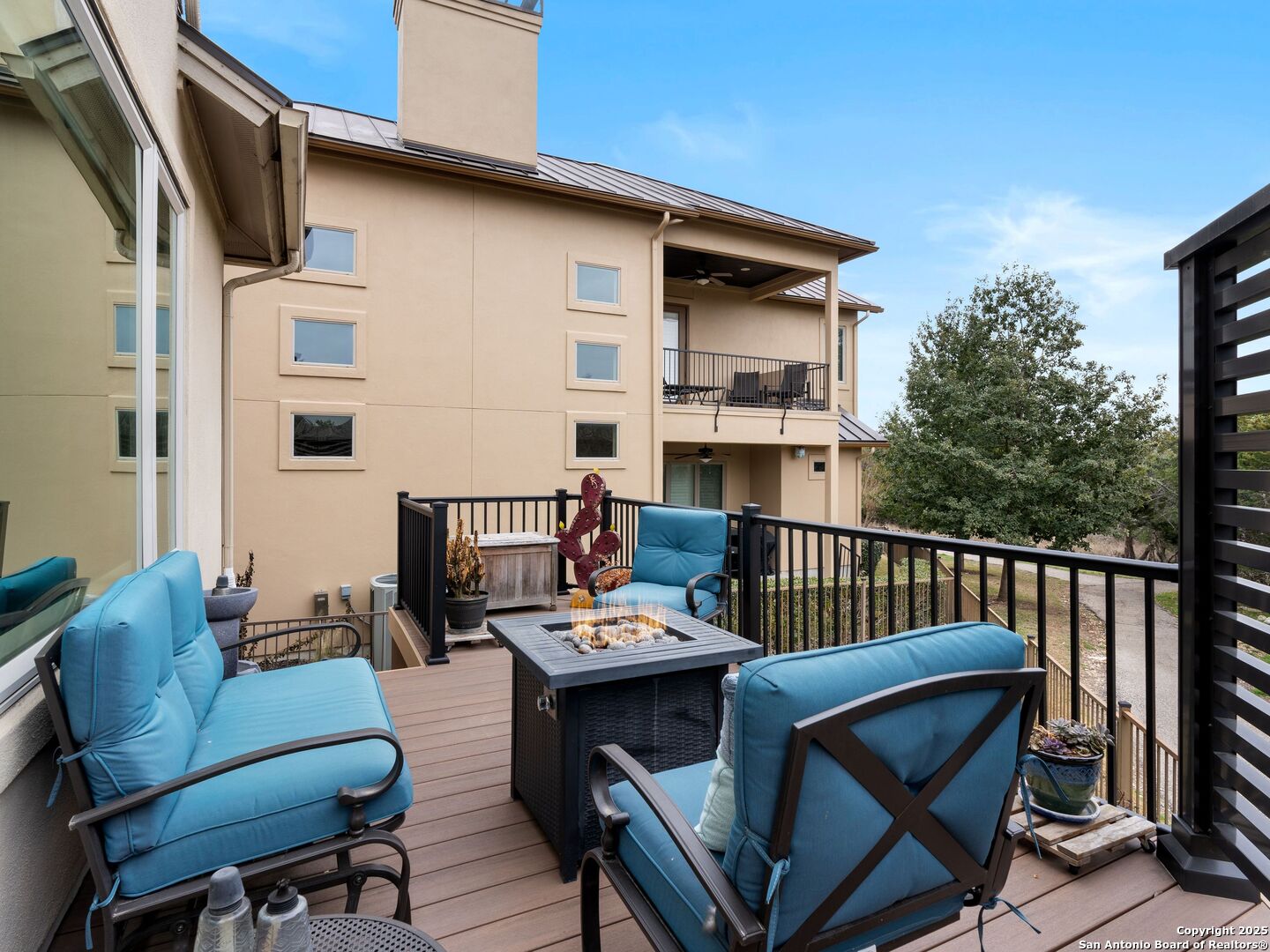 4616 AVERY WAY