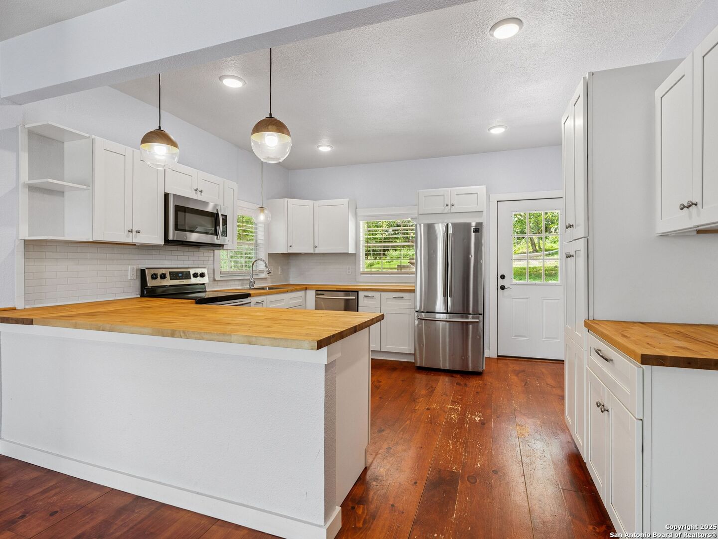 826 Waco St