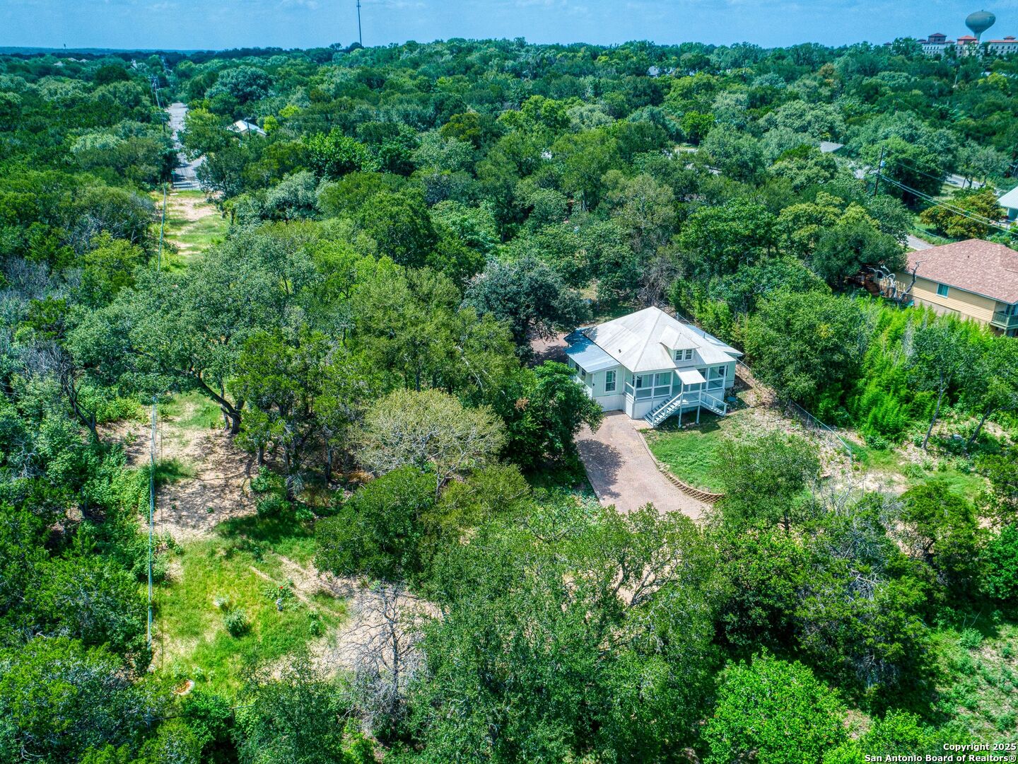 826 Waco St