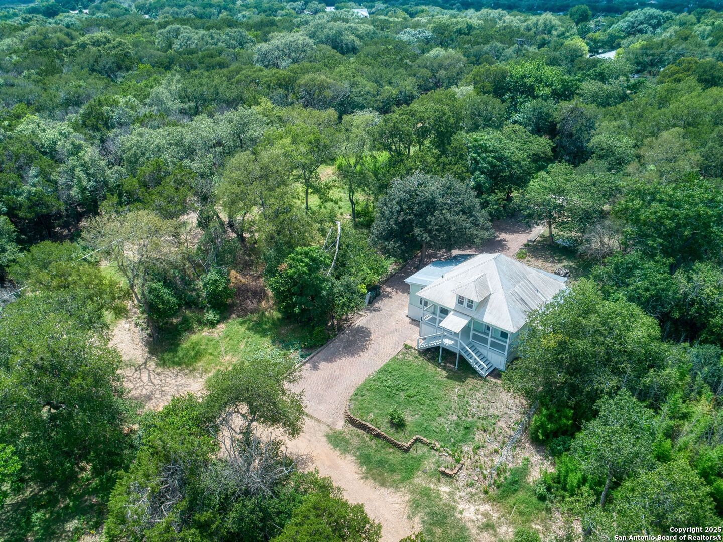 826 Waco St