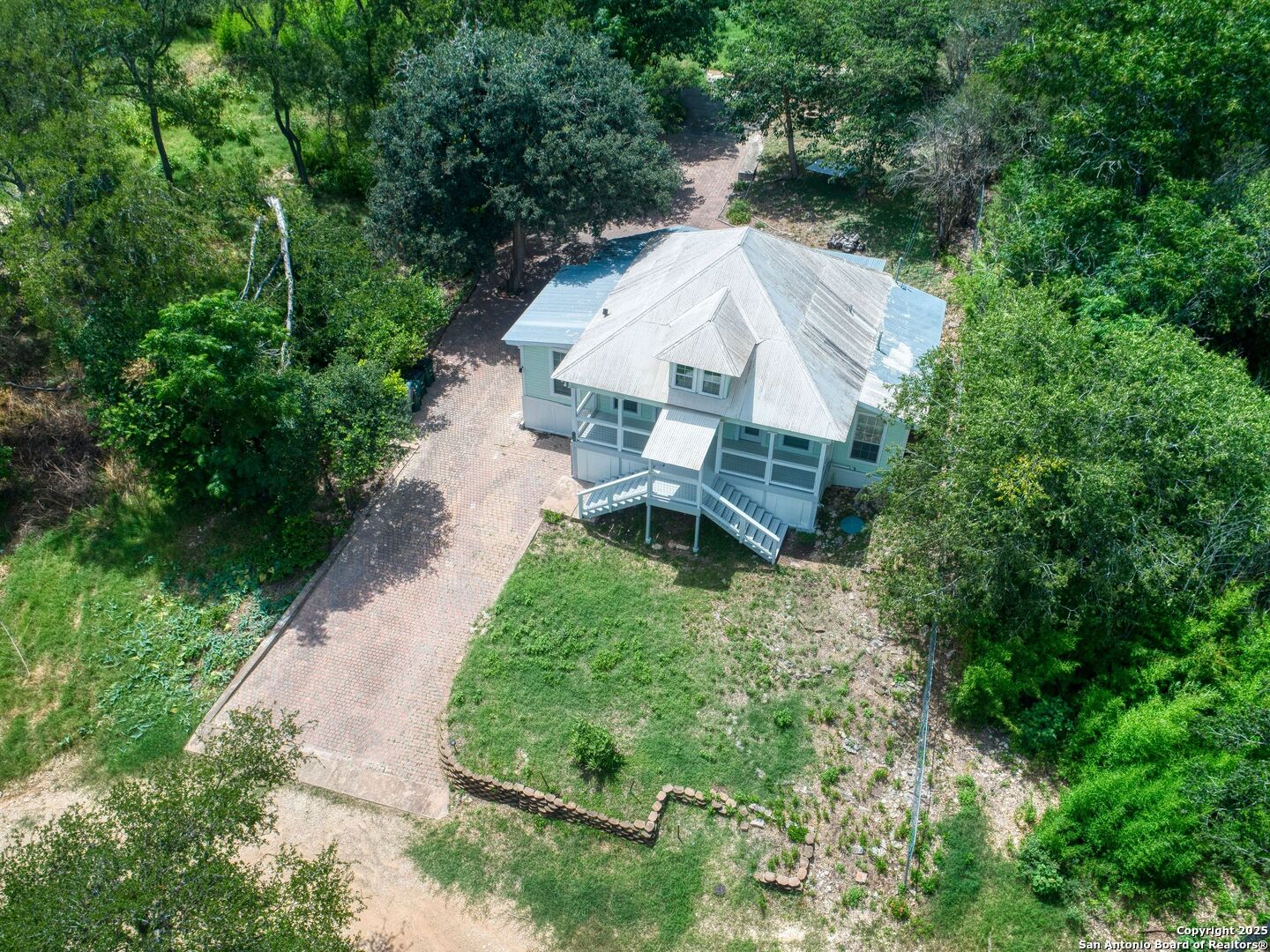 826 Waco St