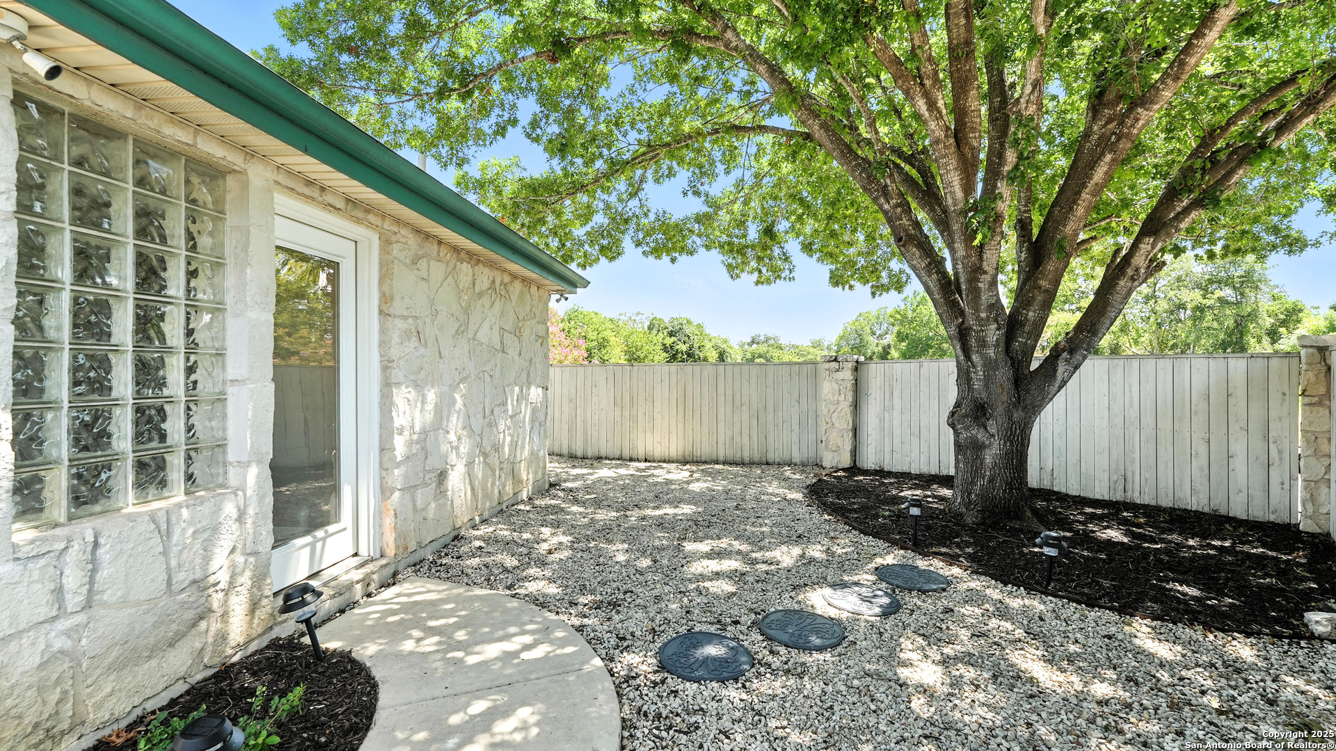 2397 Essex Grace
