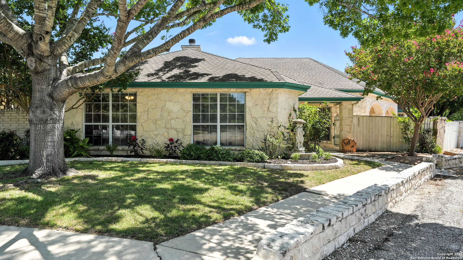 2397 Essex Grace