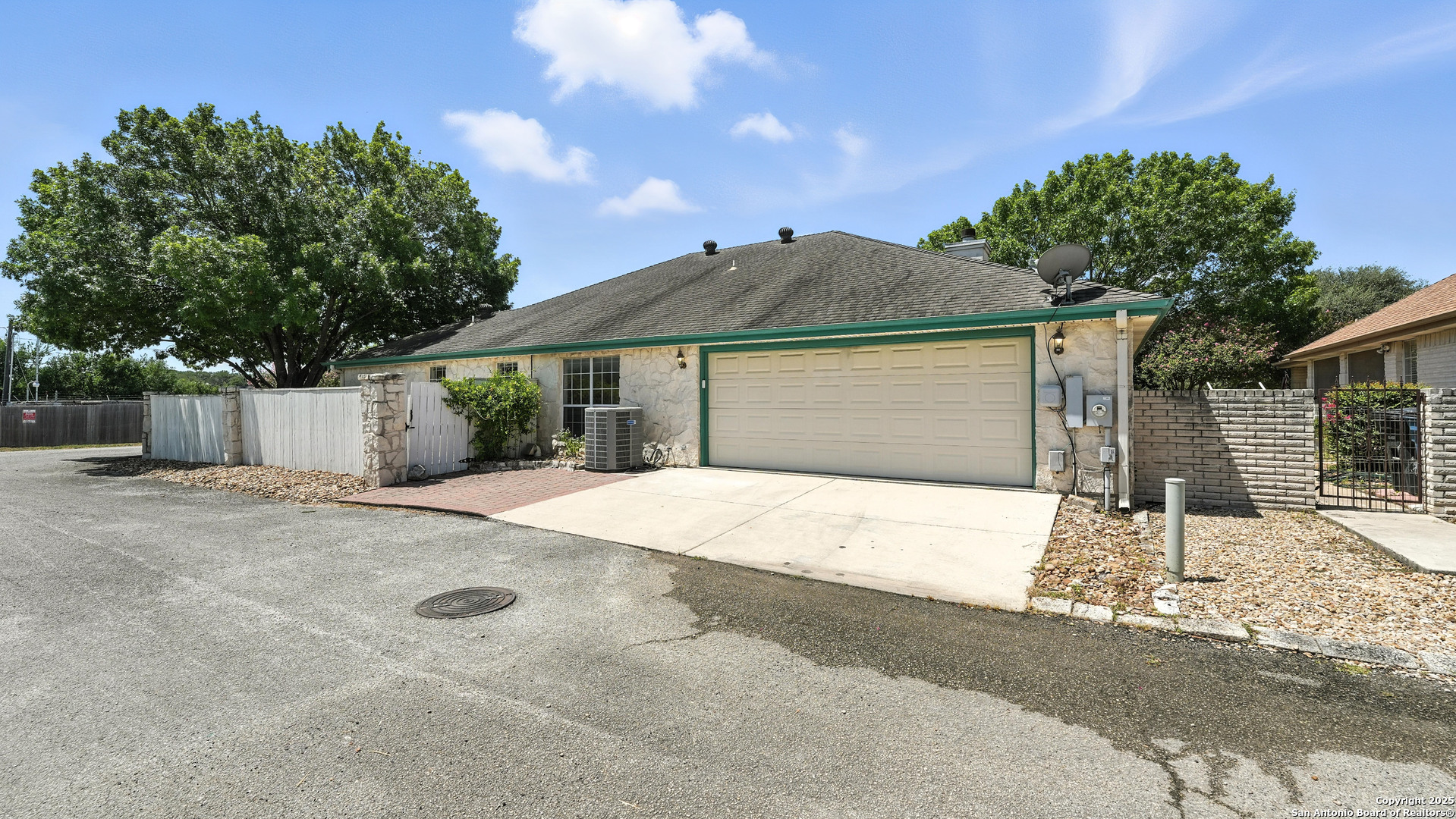 2397 Essex Grace