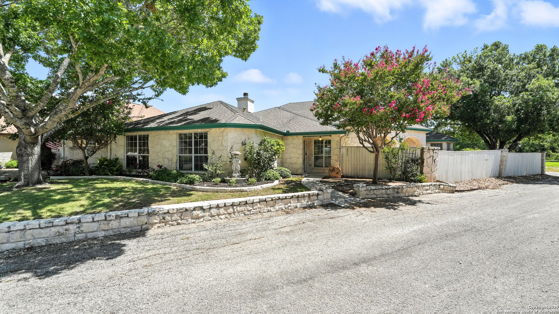 2397 Essex Grace