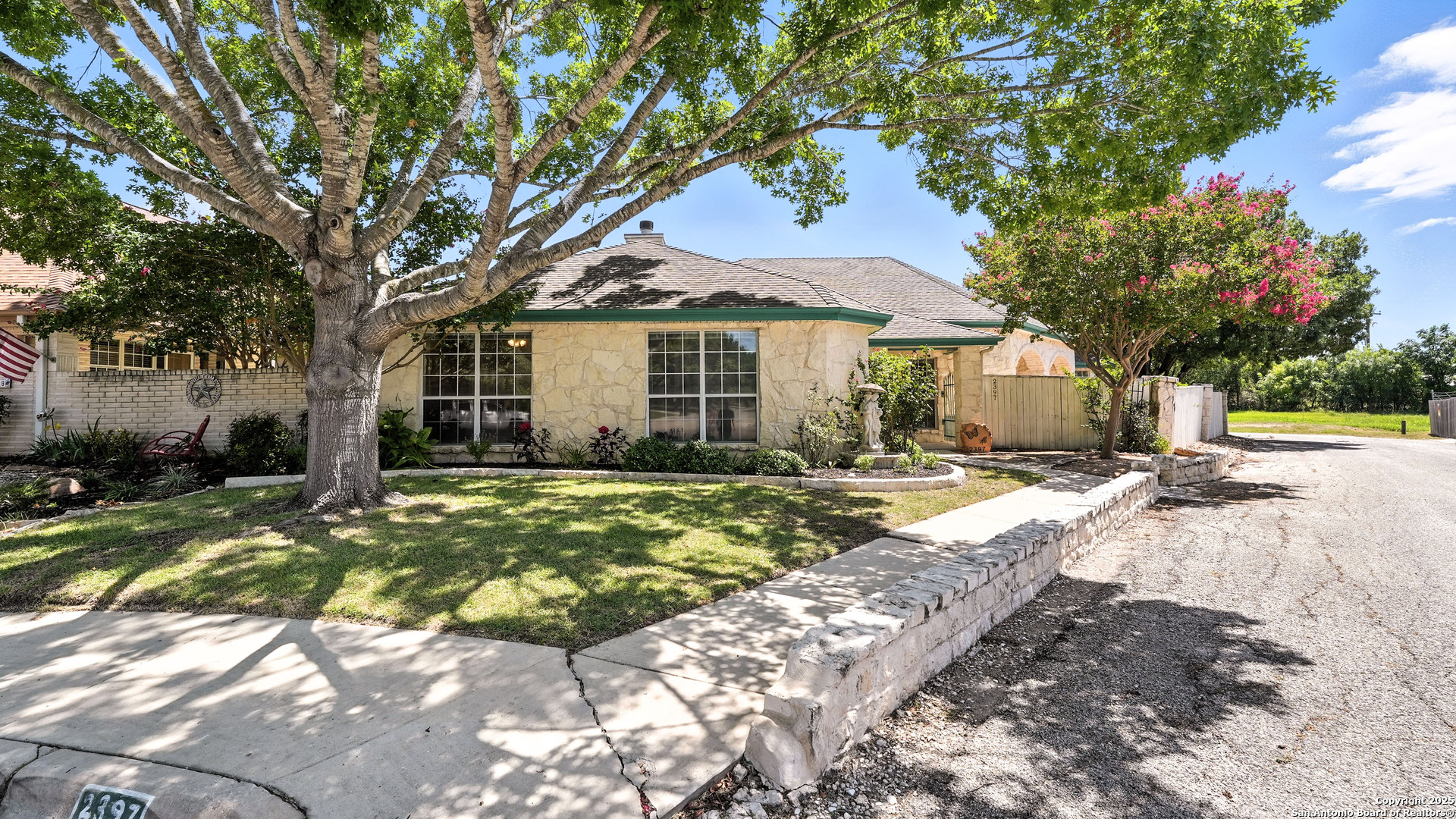 2397 Essex Grace
