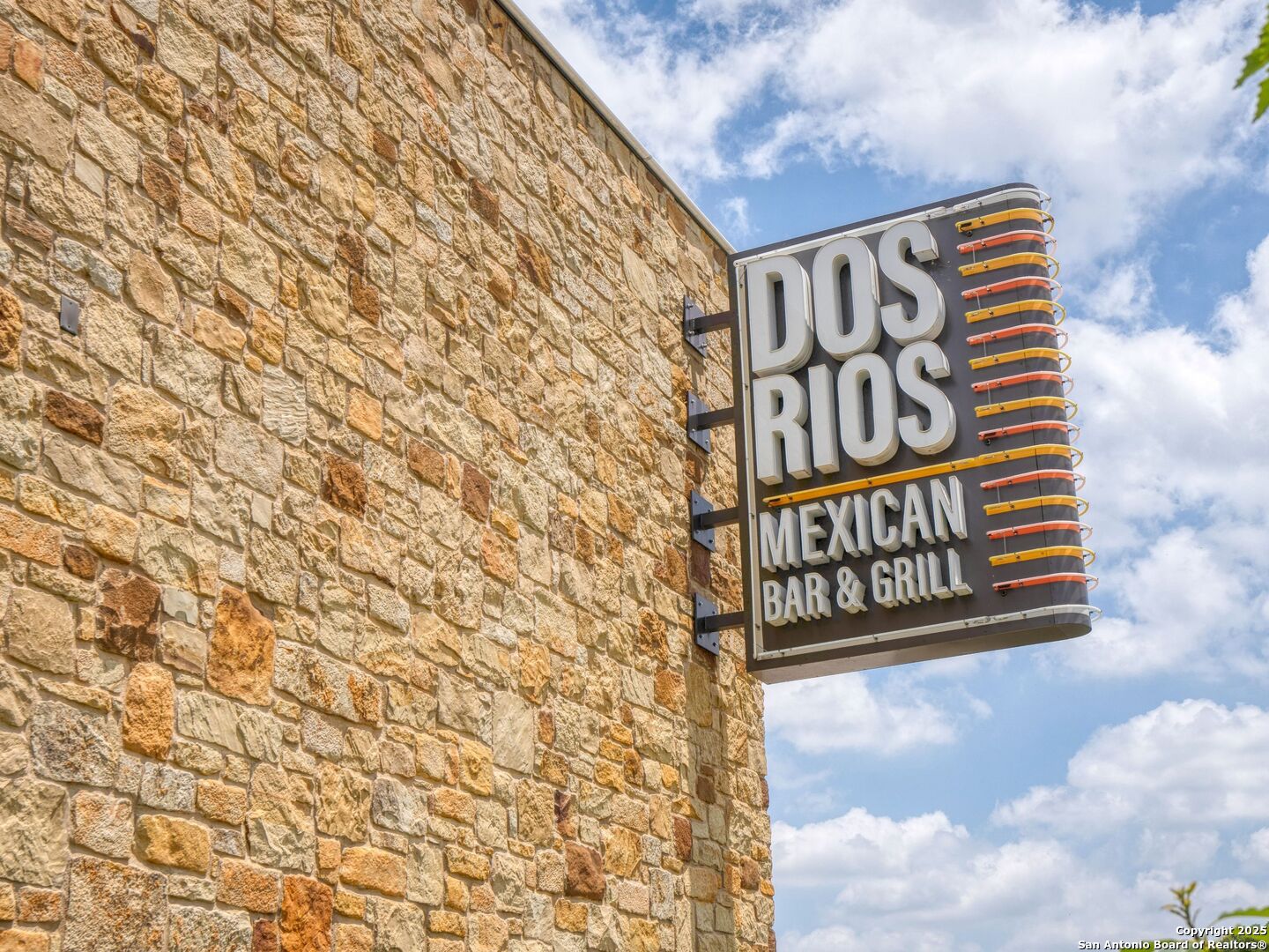 1208 N ACADEMY AVE 3201