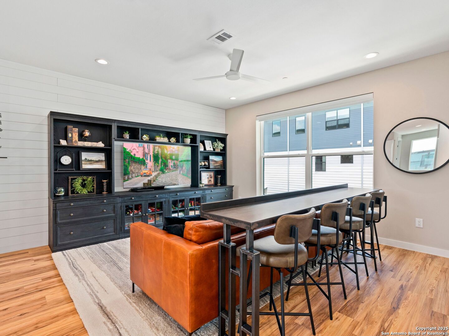 1208 N ACADEMY AVE 3201