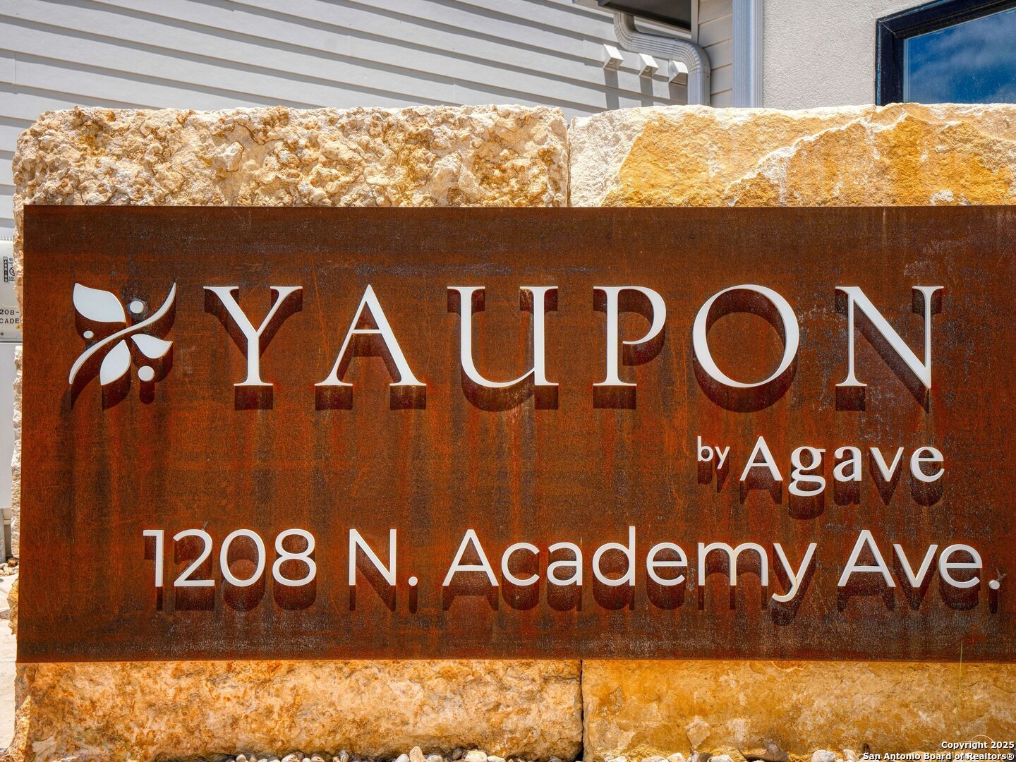 1208 N ACADEMY AVE 3201