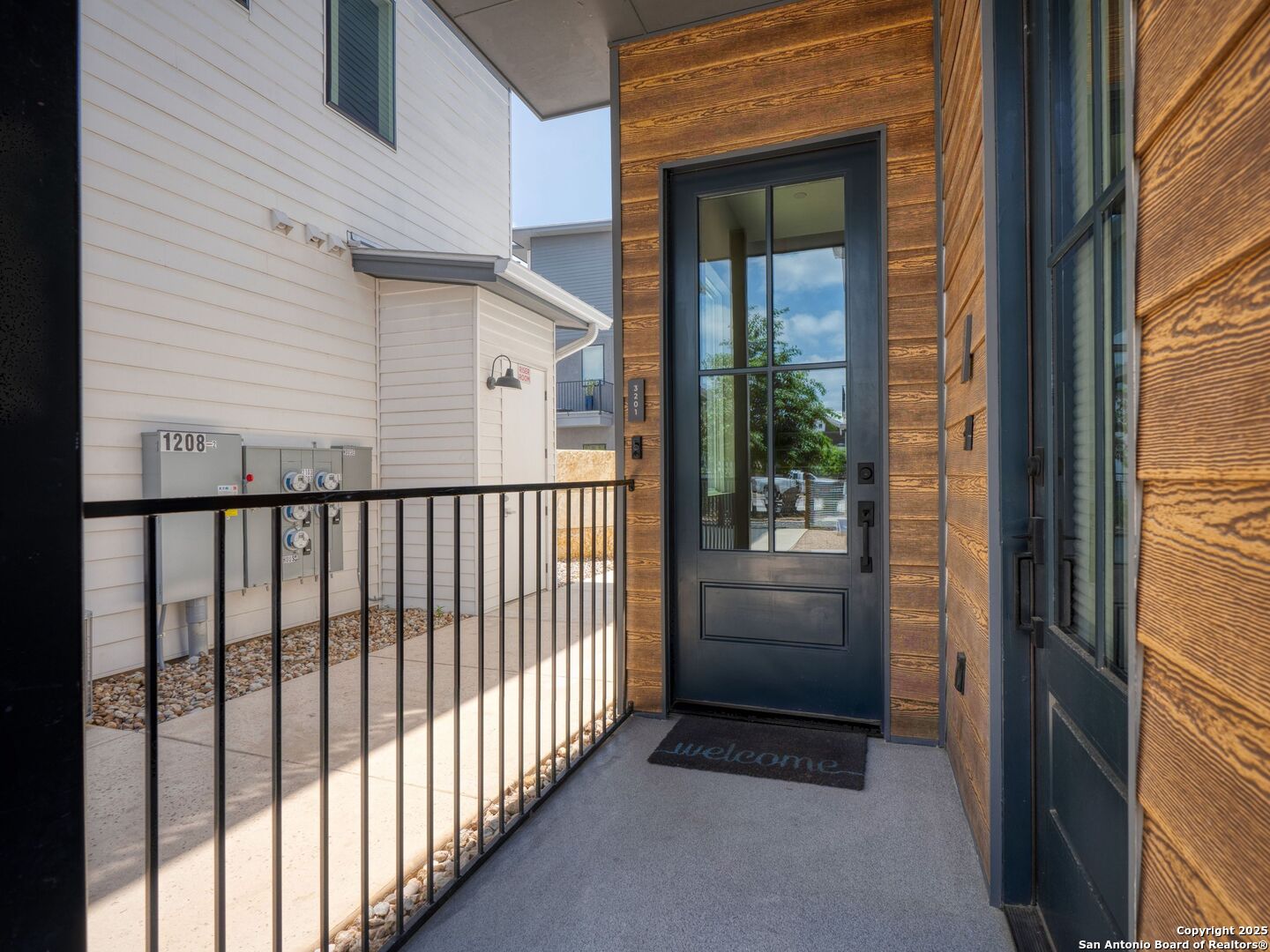 1208 N ACADEMY AVE 3201