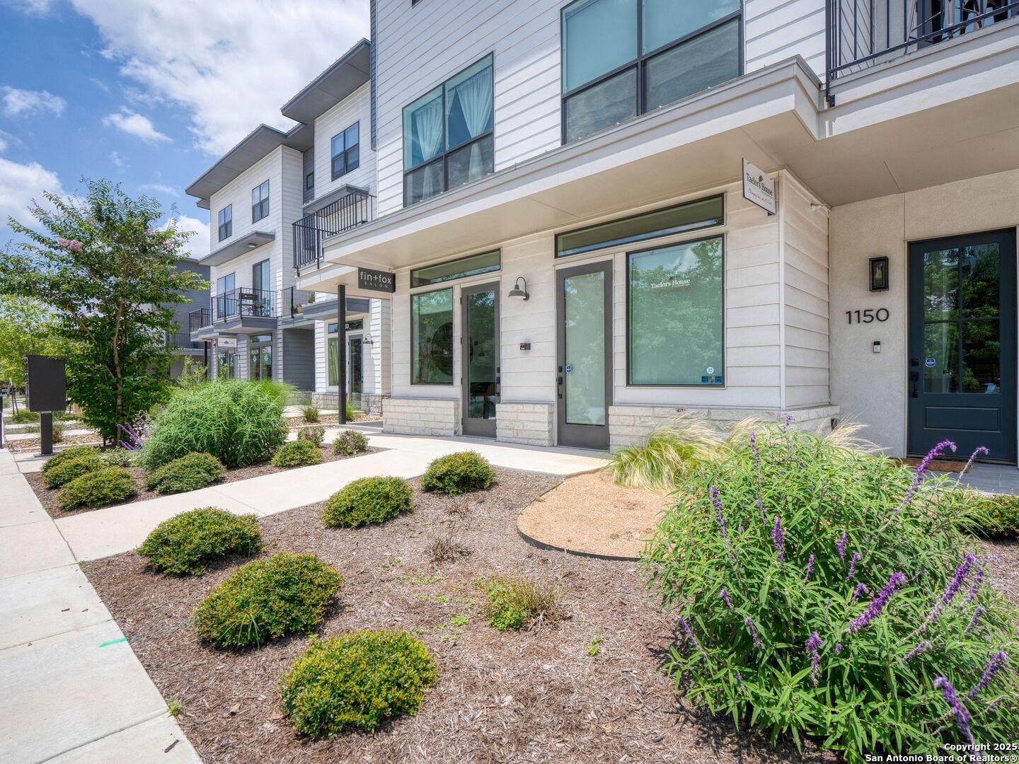 1208 N ACADEMY AVE 3201