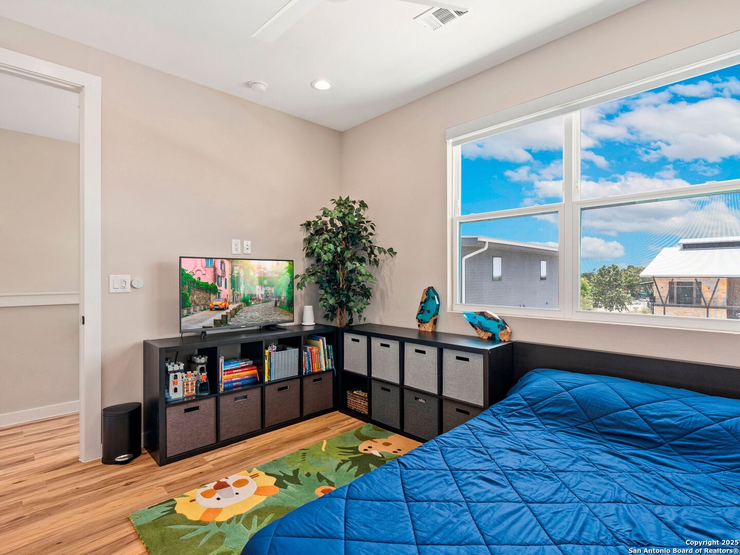 1208 N ACADEMY AVE 3201