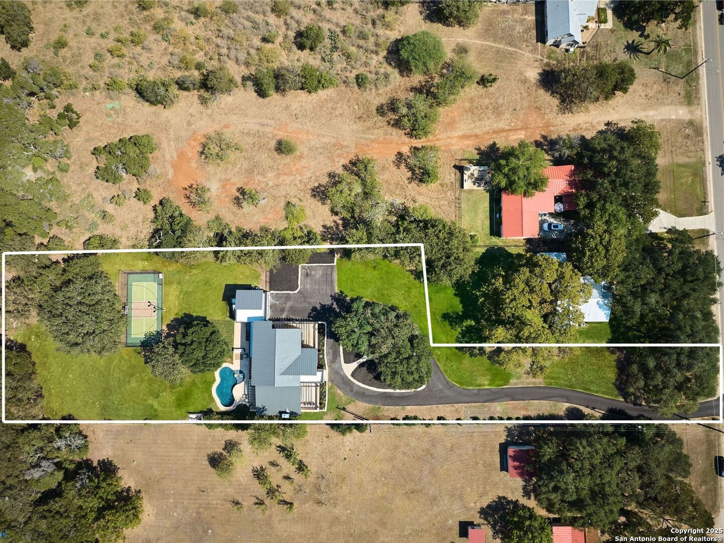 353 Lakeview Blvd