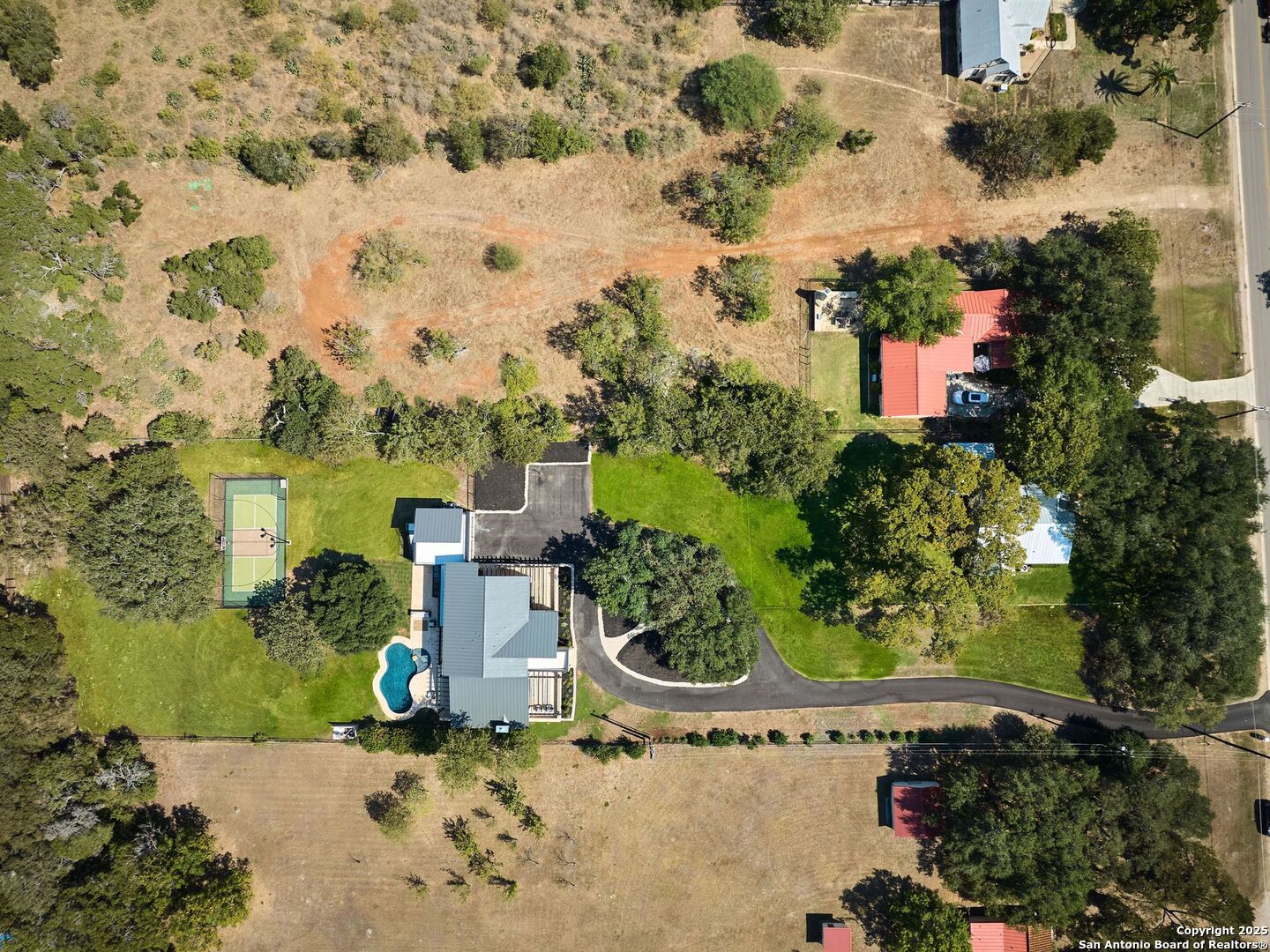 353 Lakeview Blvd