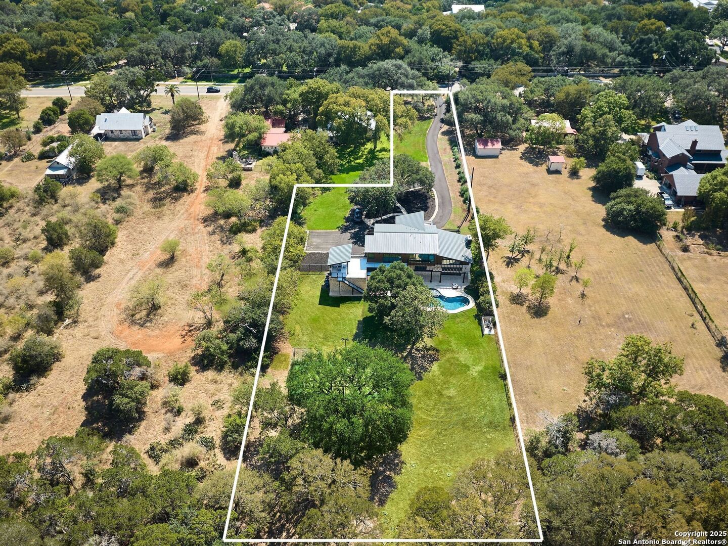 353 Lakeview Blvd