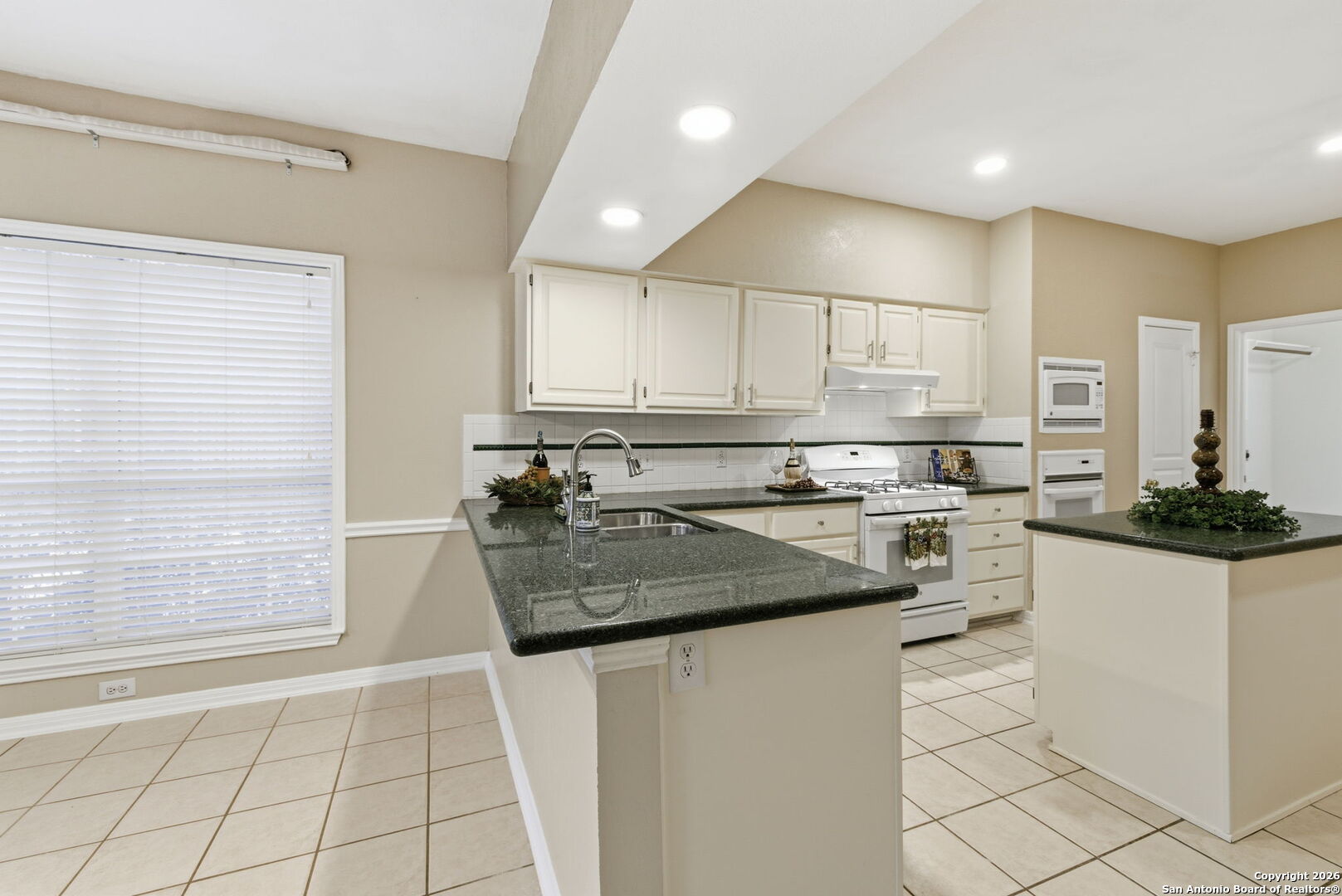8810 London Heights