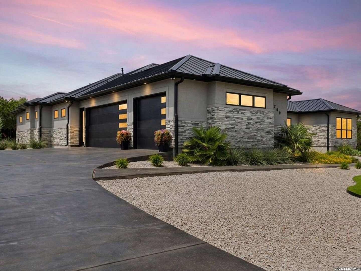 1709 Paradise Pkwy
